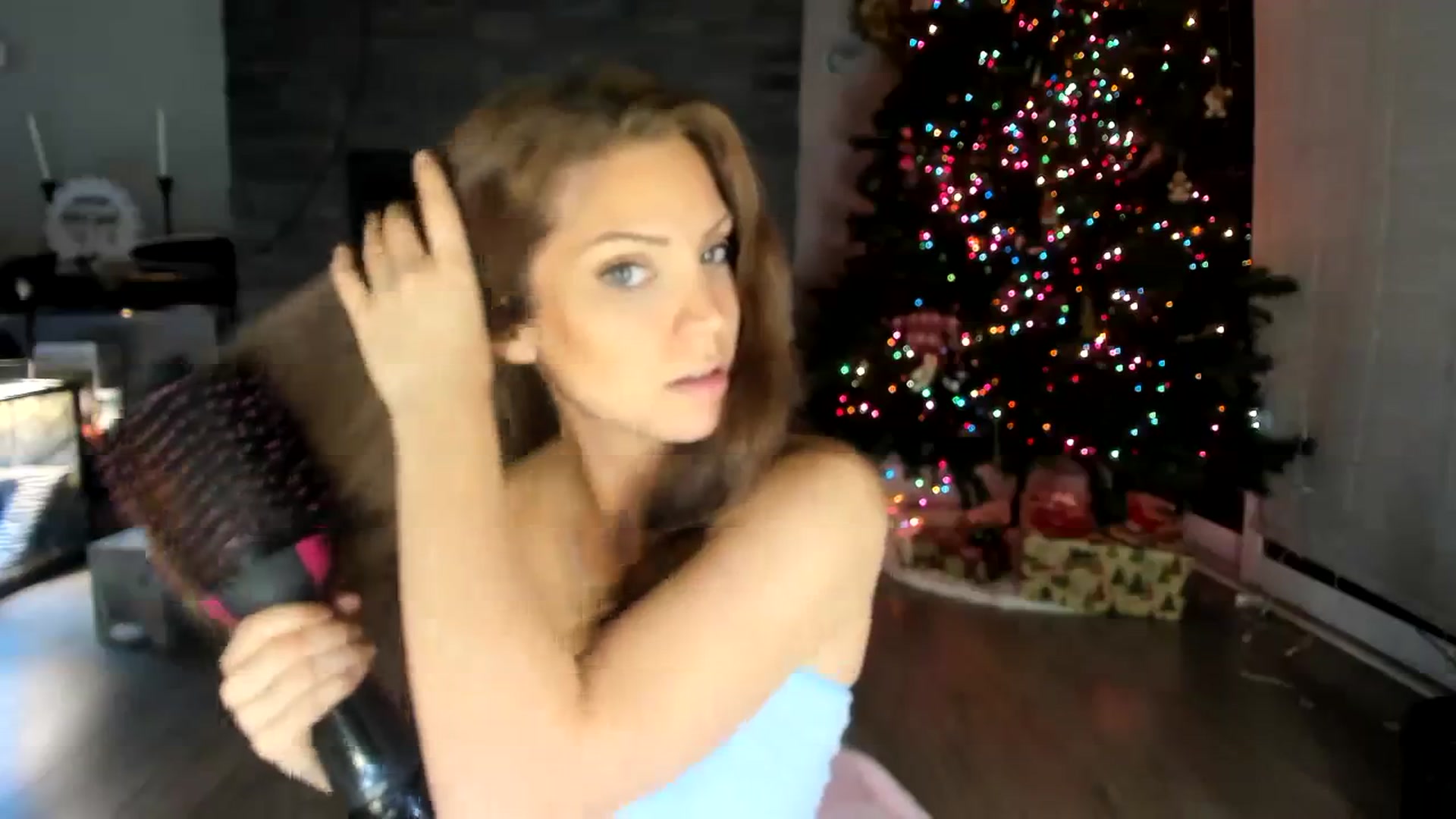 Gallery image thumbnail from Laurel's myfreecams stream on, 12/12/2023, 03:06 image 17 of 20