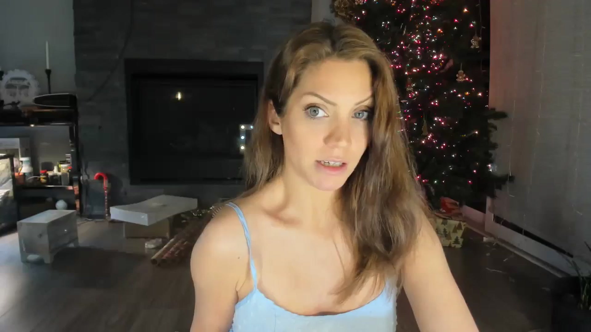 Gallery image thumbnail from Laurel's myfreecams stream on, 12/12/2023, 05:05 image 8 of 20