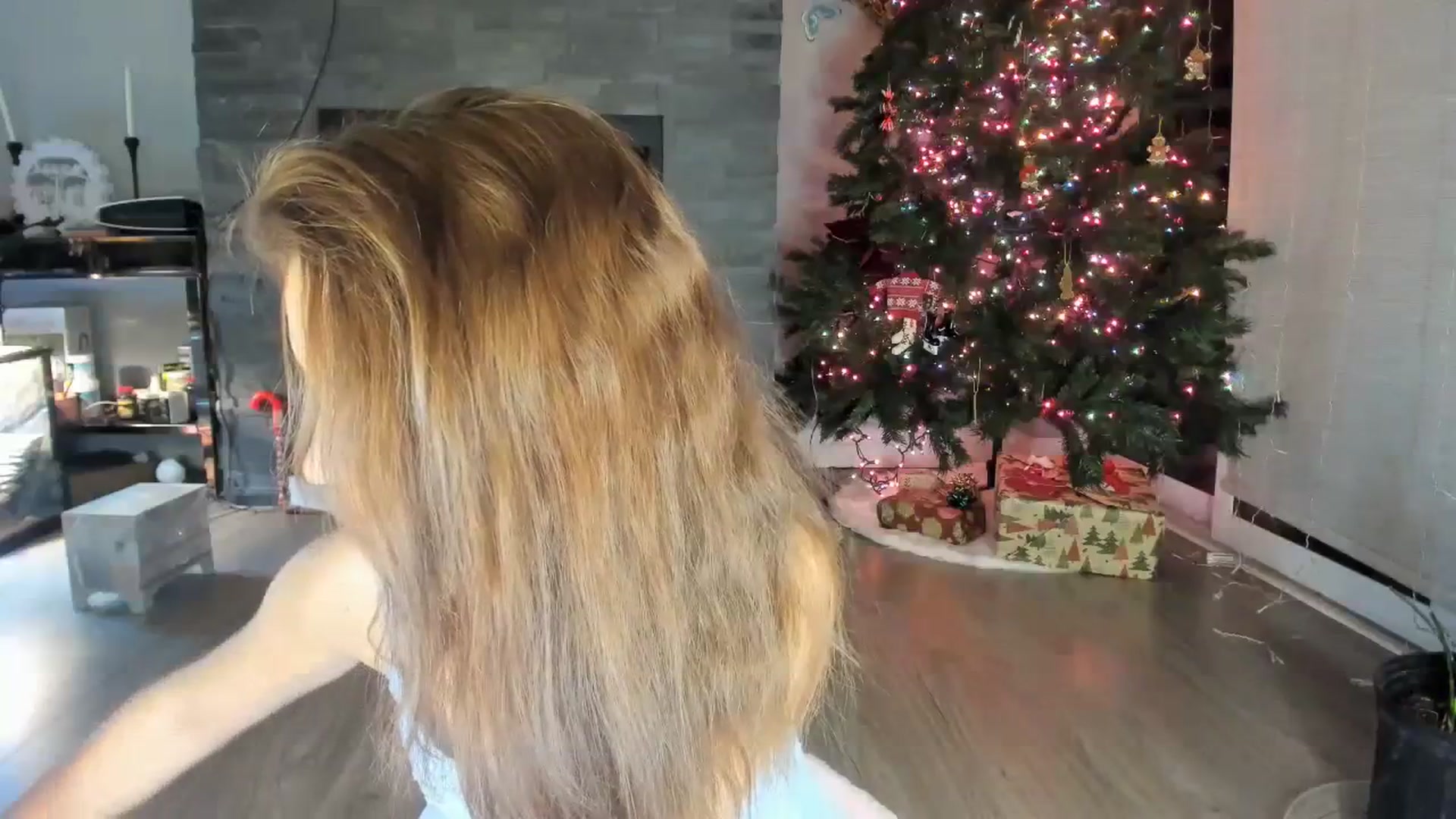 Gallery image thumbnail from Laurel's myfreecams stream on, 12/12/2023, 05:05 image 18 of 20