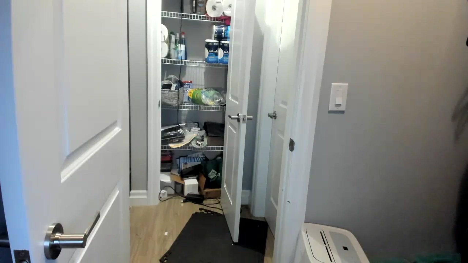 Gallery image thumbnail from Laurel's myfreecams stream on, 12/12/2023, 06:16 image 15 of 20
