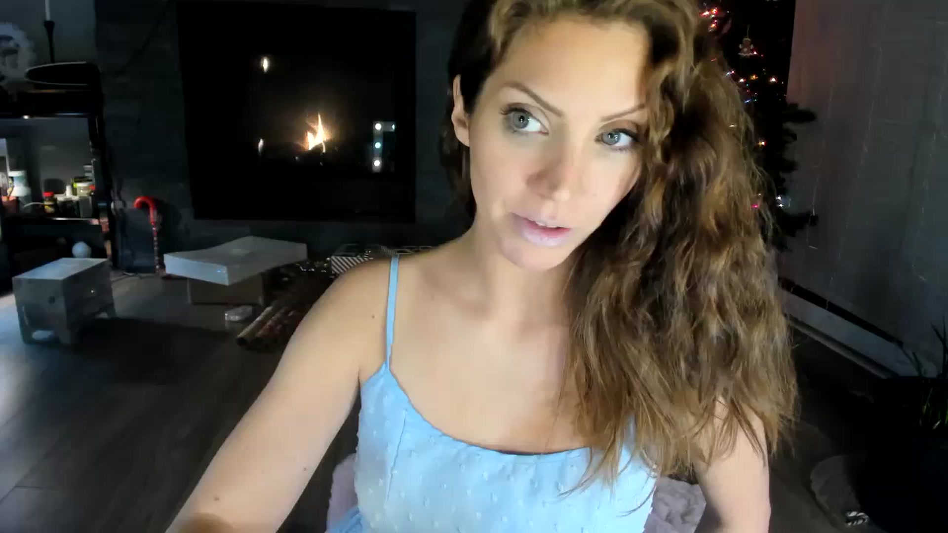 Gallery image thumbnail from Laurel's myfreecams stream on, 12/12/2023, 07:41 image 13 of 20