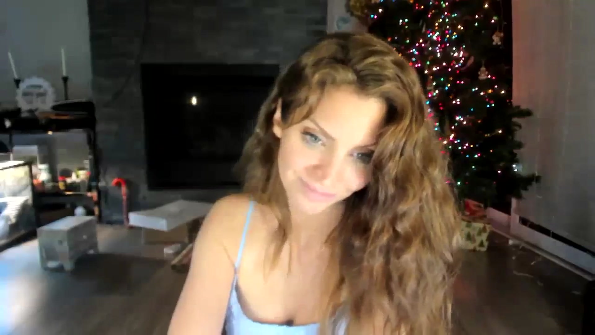Gallery image thumbnail from Laurel's myfreecams stream on, 12/12/2023, 09:09 image 9 of 20