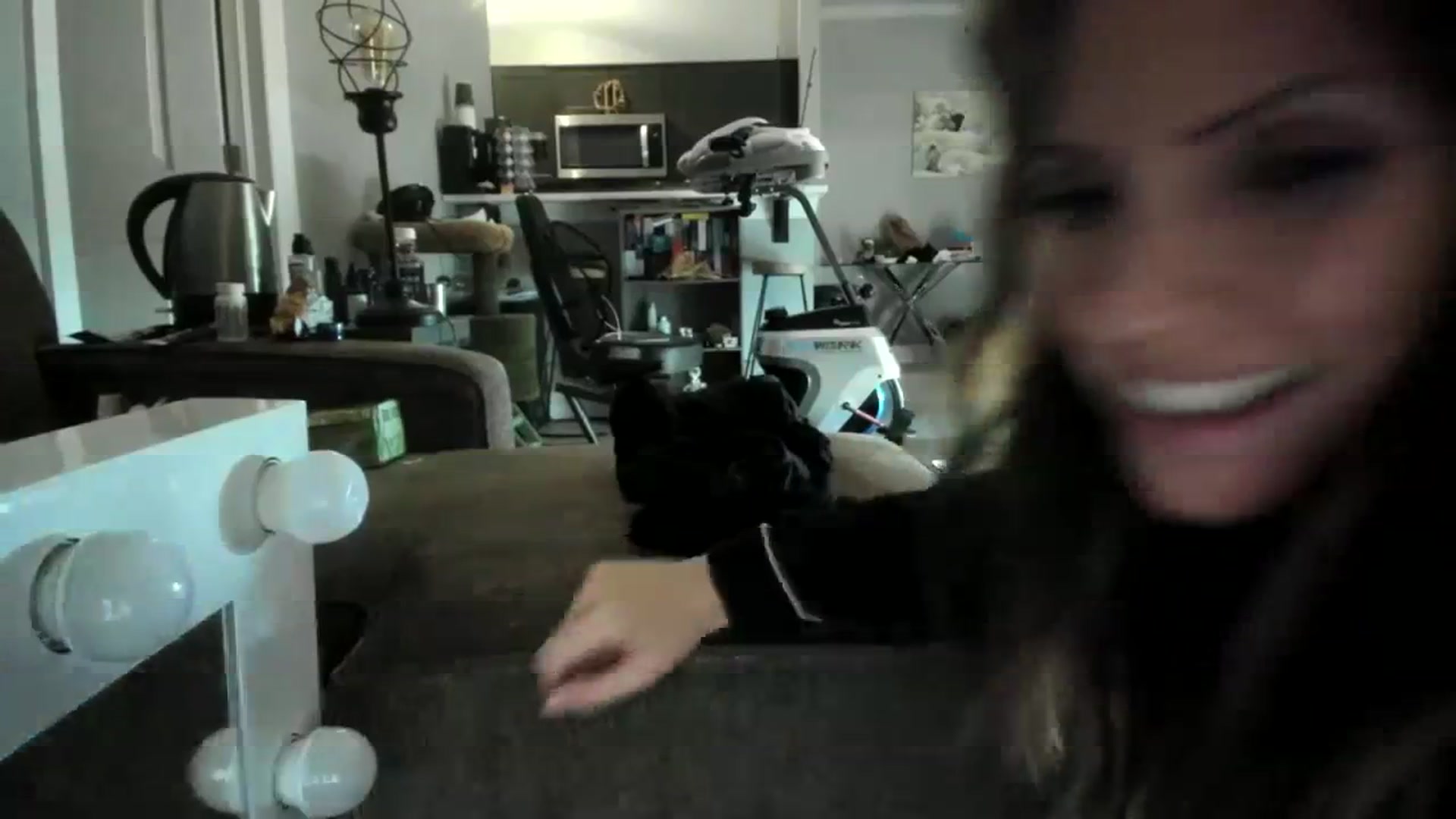 Gallery image thumbnail from Laurel's myfreecams stream on, 12/12/2023, 10:57 image 6 of 20