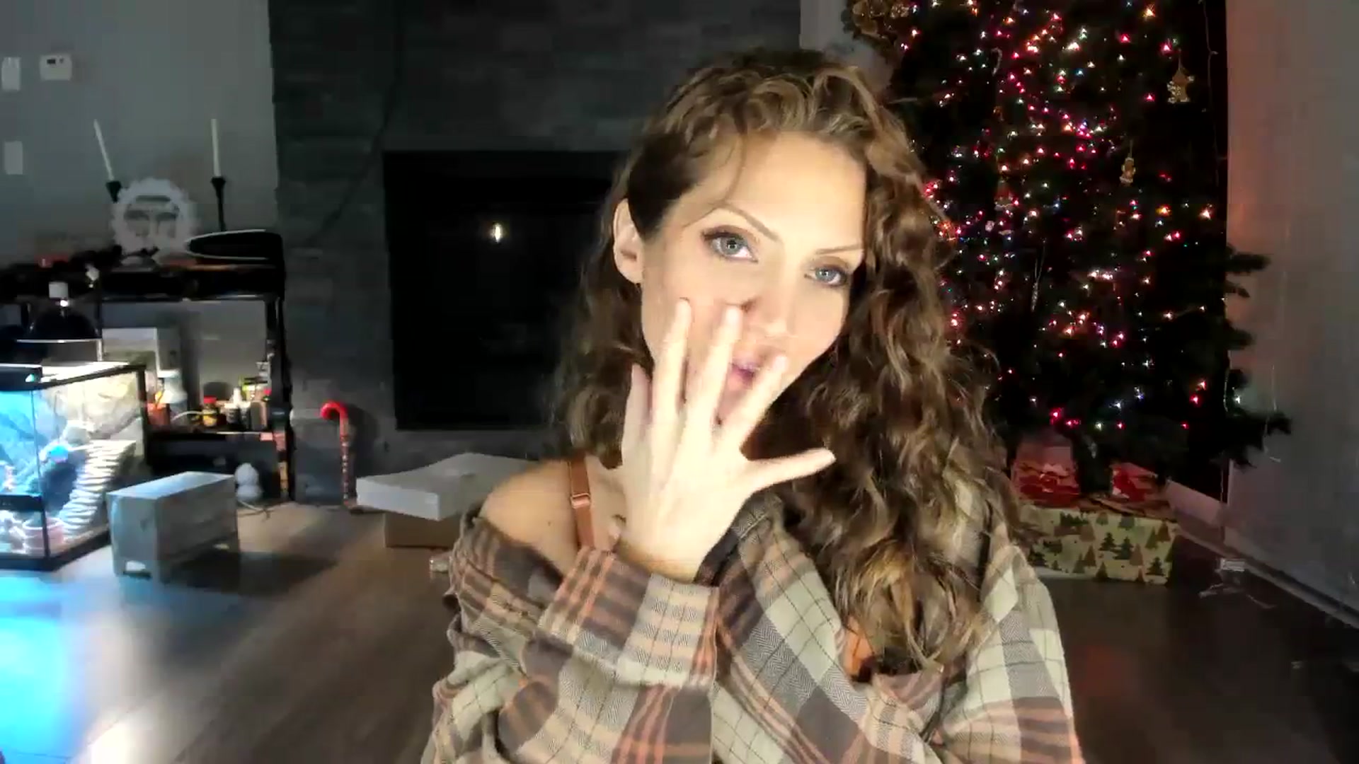 Gallery image thumbnail from Laurel's myfreecams stream on, 12/14/2023, 04:22 image 8 of 20