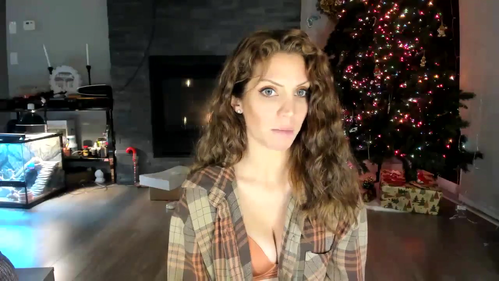 Gallery image thumbnail from Laurel's myfreecams stream on, 12/14/2023, 05:17 image 19 of 20