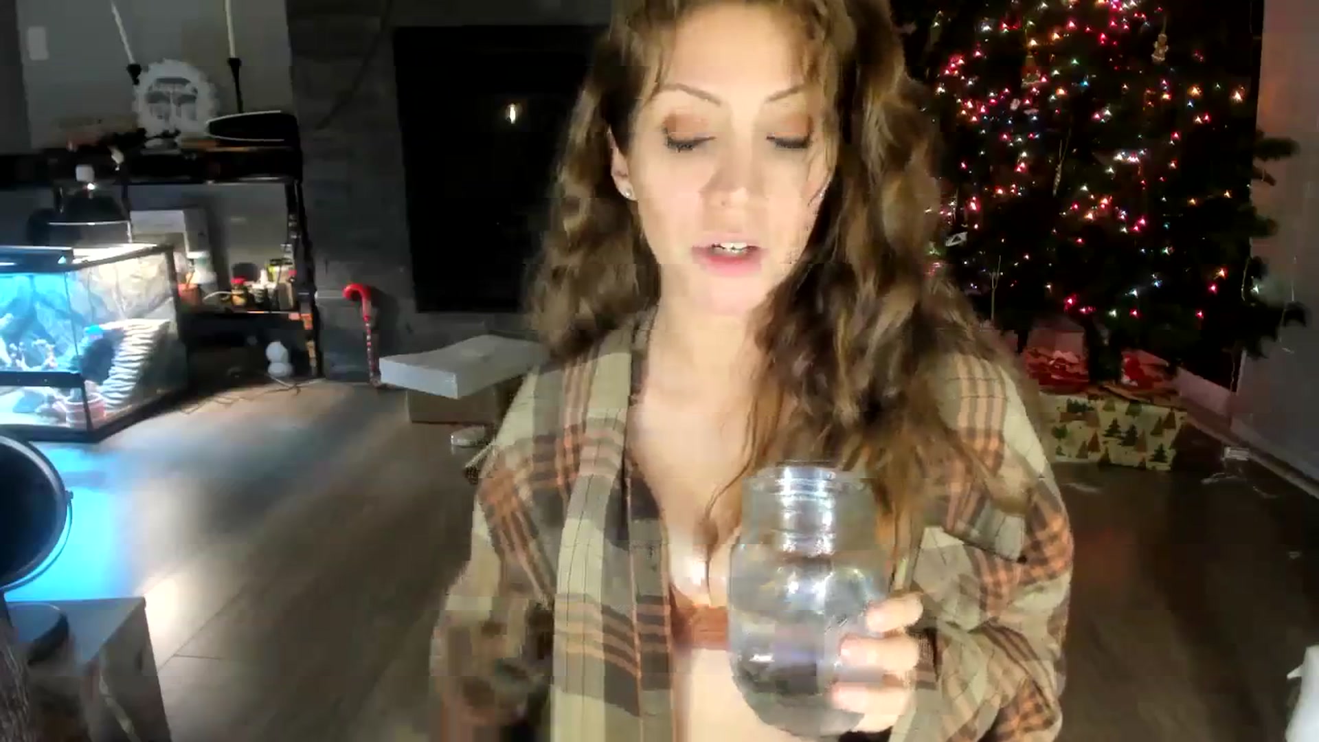 Gallery image thumbnail from Laurel's myfreecams stream on, 12/14/2023, 08:54 image 12 of 20