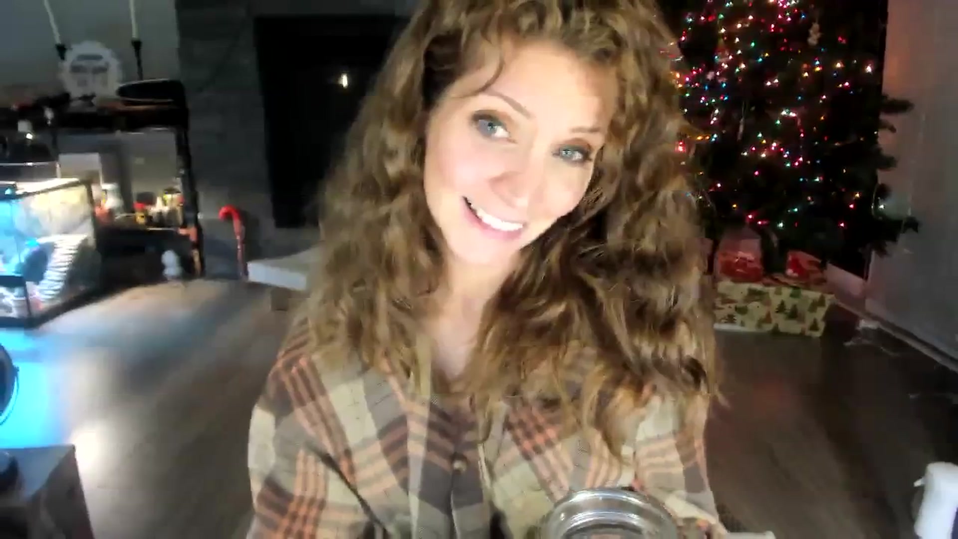 Gallery image thumbnail from Laurel's myfreecams stream on, 12/14/2023, 08:54 image 13 of 20