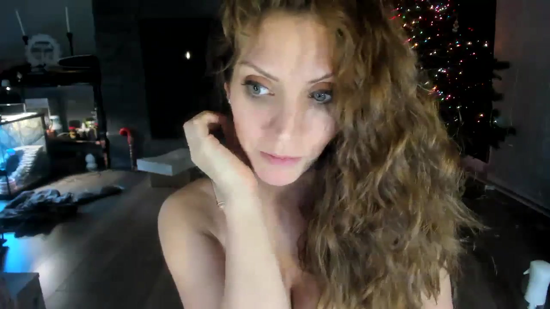 Gallery image thumbnail from Laurel's myfreecams stream on, 12/14/2023, 11:27 image 2 of 20