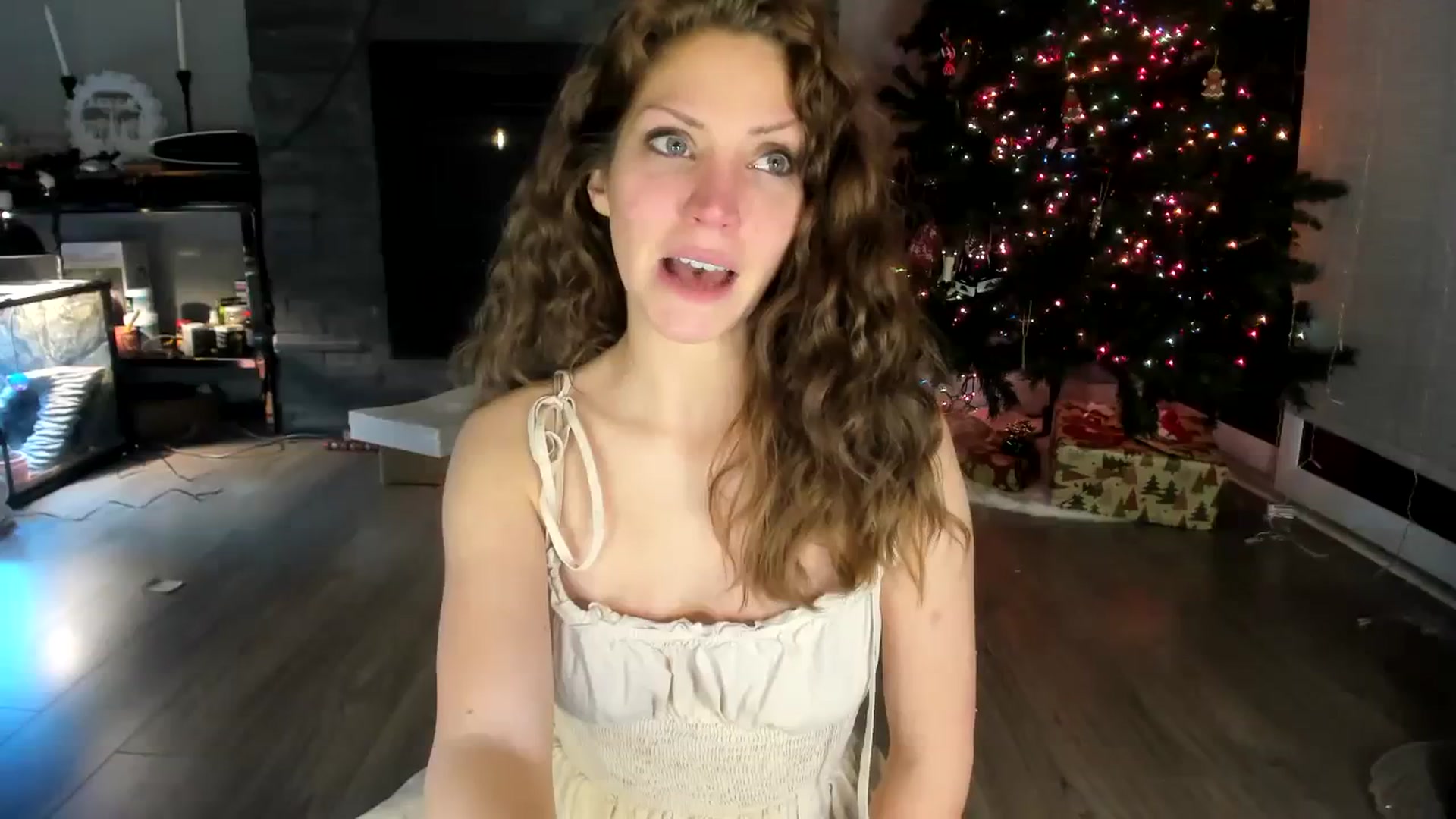 Gallery image thumbnail from Laurel's myfreecams stream on, 12/16/2023, 05:55 image 20 of 20