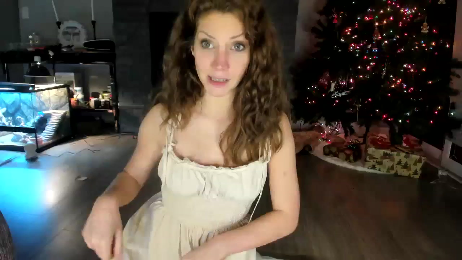 Gallery image thumbnail from Laurel's myfreecams stream on, 12/16/2023, 06:51 image 1 of 20