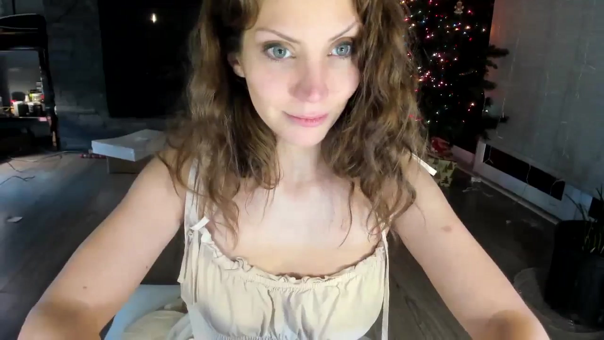 Gallery image thumbnail from Laurel's myfreecams stream on, 12/16/2023, 08:40 image 4 of 20