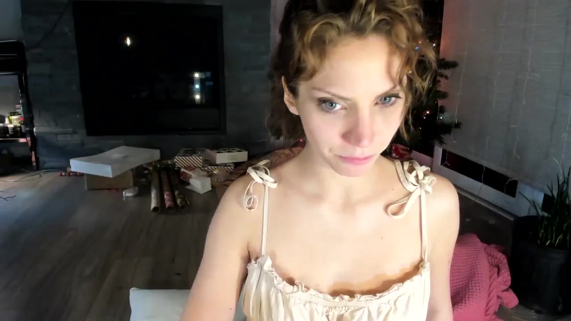 Gallery image thumbnail from Laurel's myfreecams stream on, 12/16/2023, 10:21 image 9 of 20