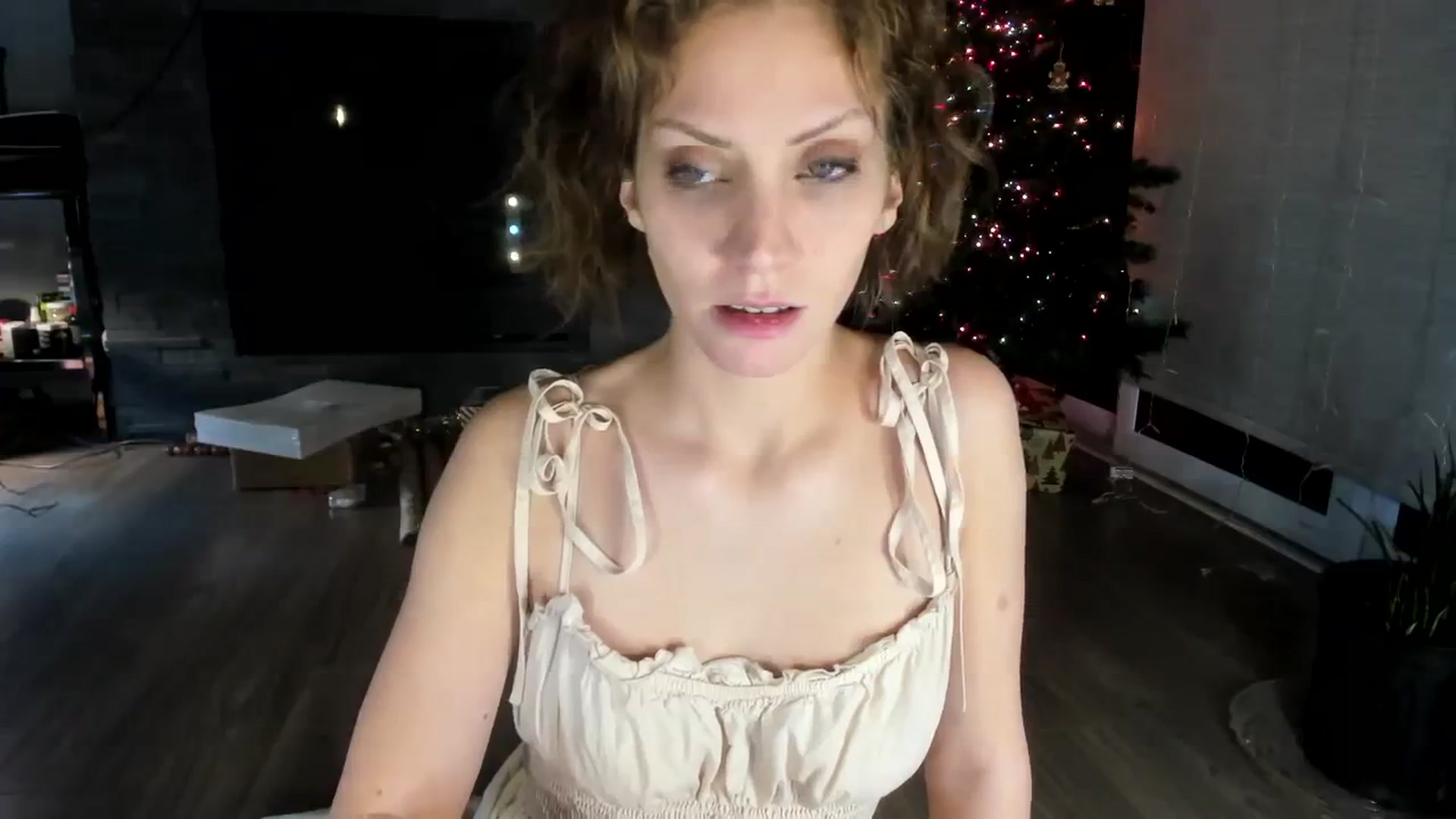 Gallery image thumbnail from Laurel's myfreecams stream on, 12/16/2023, 11:43 image 14 of 20