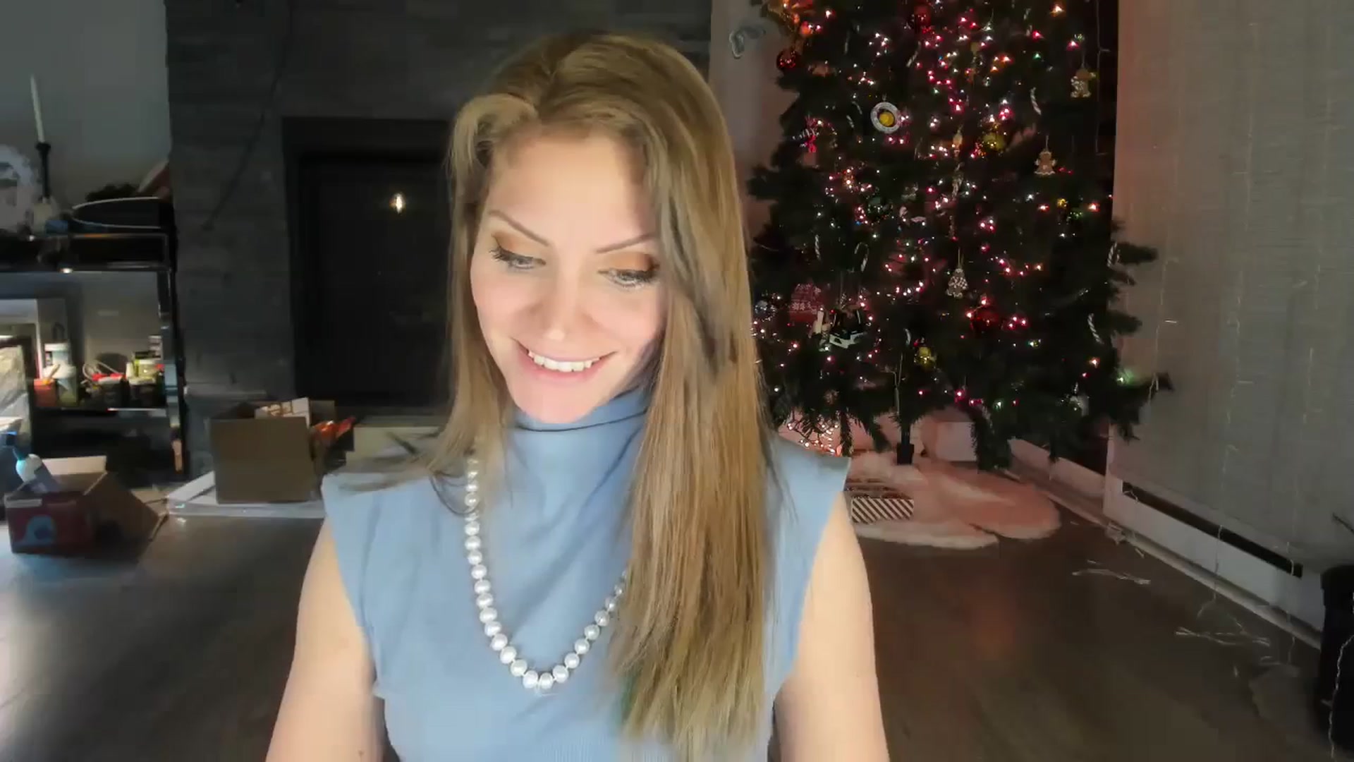 Gallery image thumbnail from Laurel's myfreecams stream on, 12/30/2023, 02:51 image 5 of 20