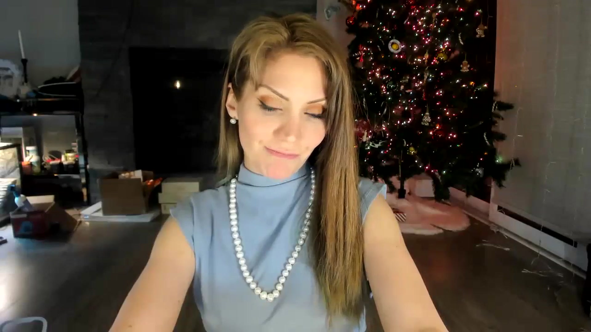 Gallery image thumbnail from Laurel's myfreecams stream on, 12/30/2023, 04:39 image 3 of 20