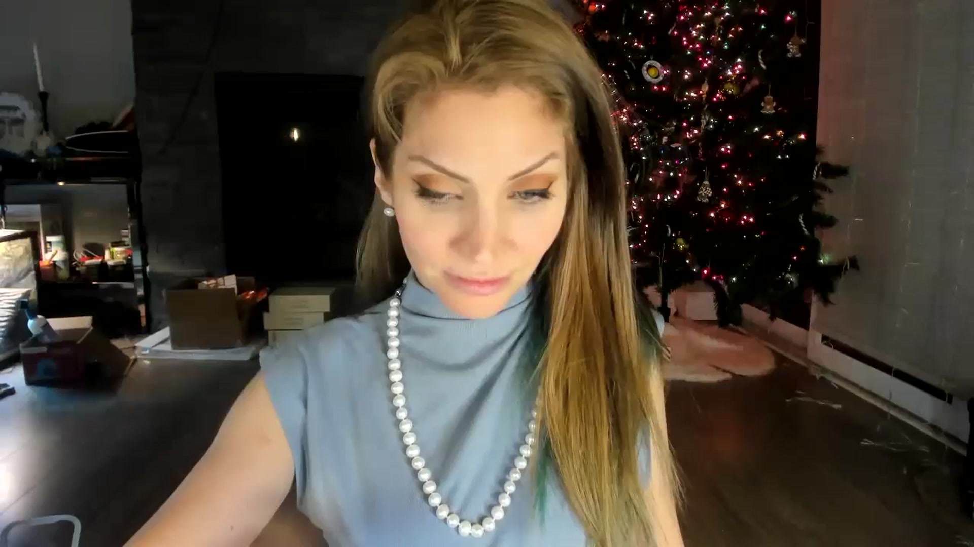 Gallery image thumbnail from Laurel's myfreecams stream on, 12/30/2023, 04:39 image 1 of 20
