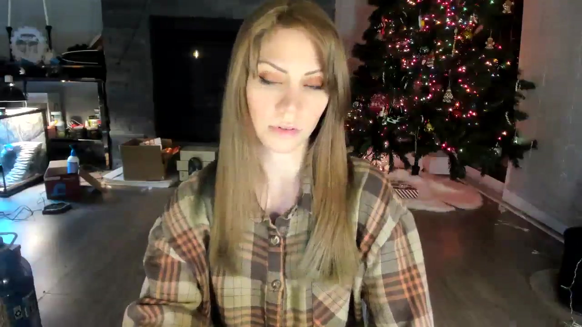 Gallery image thumbnail from Laurel's myfreecams stream on, 12/31/2023, 02:14 image 6 of 20