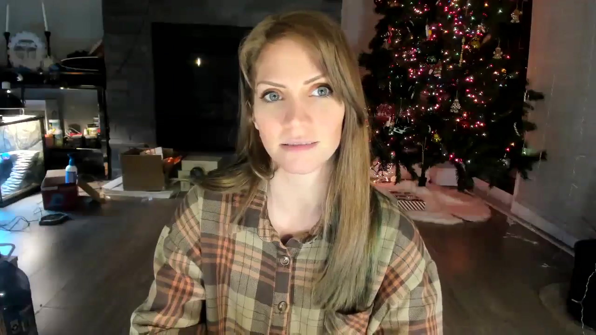 Gallery image thumbnail from Laurel's myfreecams stream on, 12/31/2023, 04:06 image 5 of 20