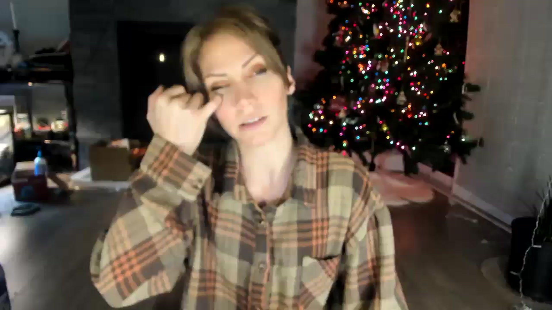 Gallery image thumbnail from Laurel's myfreecams stream on, 12/31/2023, 04:06 image 15 of 20