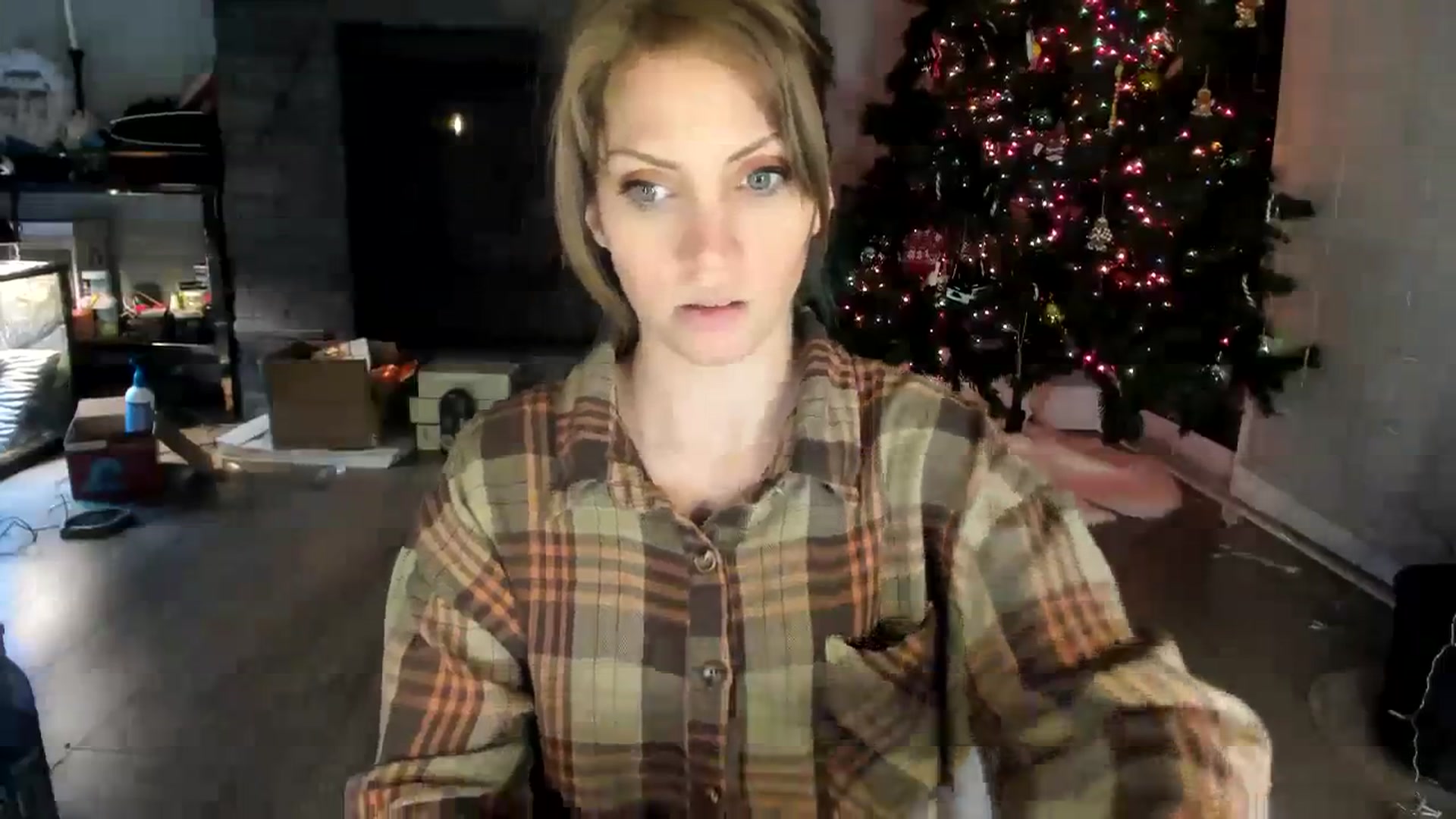 Gallery image thumbnail from Laurel's myfreecams stream on, 12/31/2023, 04:06 image 19 of 20