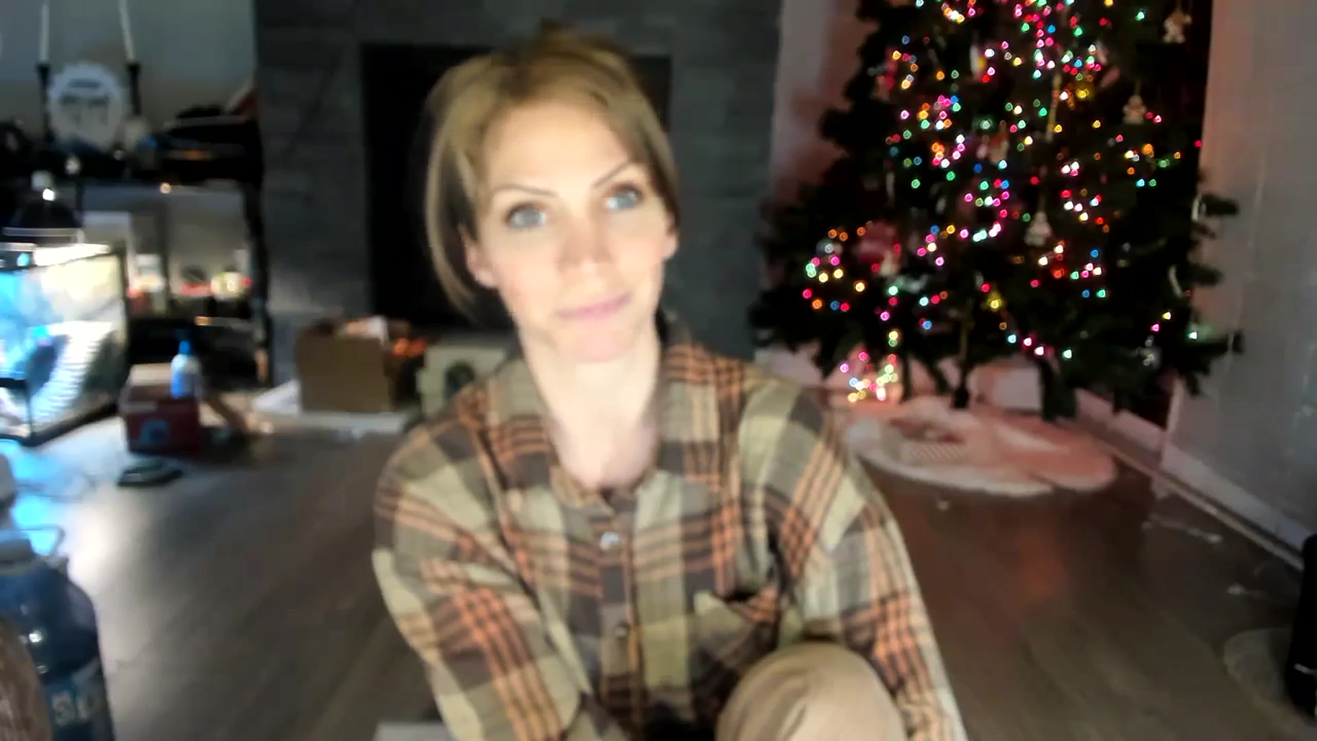 Gallery image thumbnail from Laurel's myfreecams stream on, 12/31/2023, 04:06 image 14 of 20