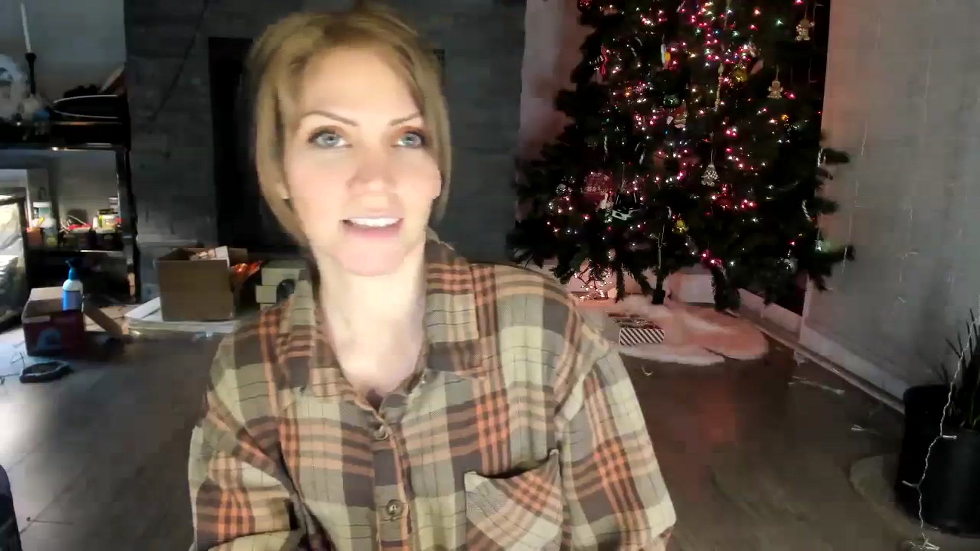 Gallery image thumbnail from Laurel's myfreecams stream on, 12/31/2023, 04:06 image 17 of 20