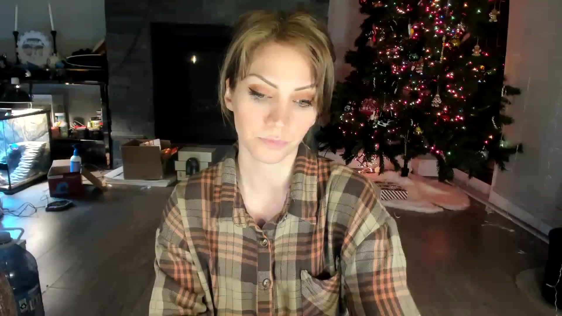 Gallery image thumbnail from Laurel's myfreecams stream on, 12/31/2023, 04:06 image 13 of 20