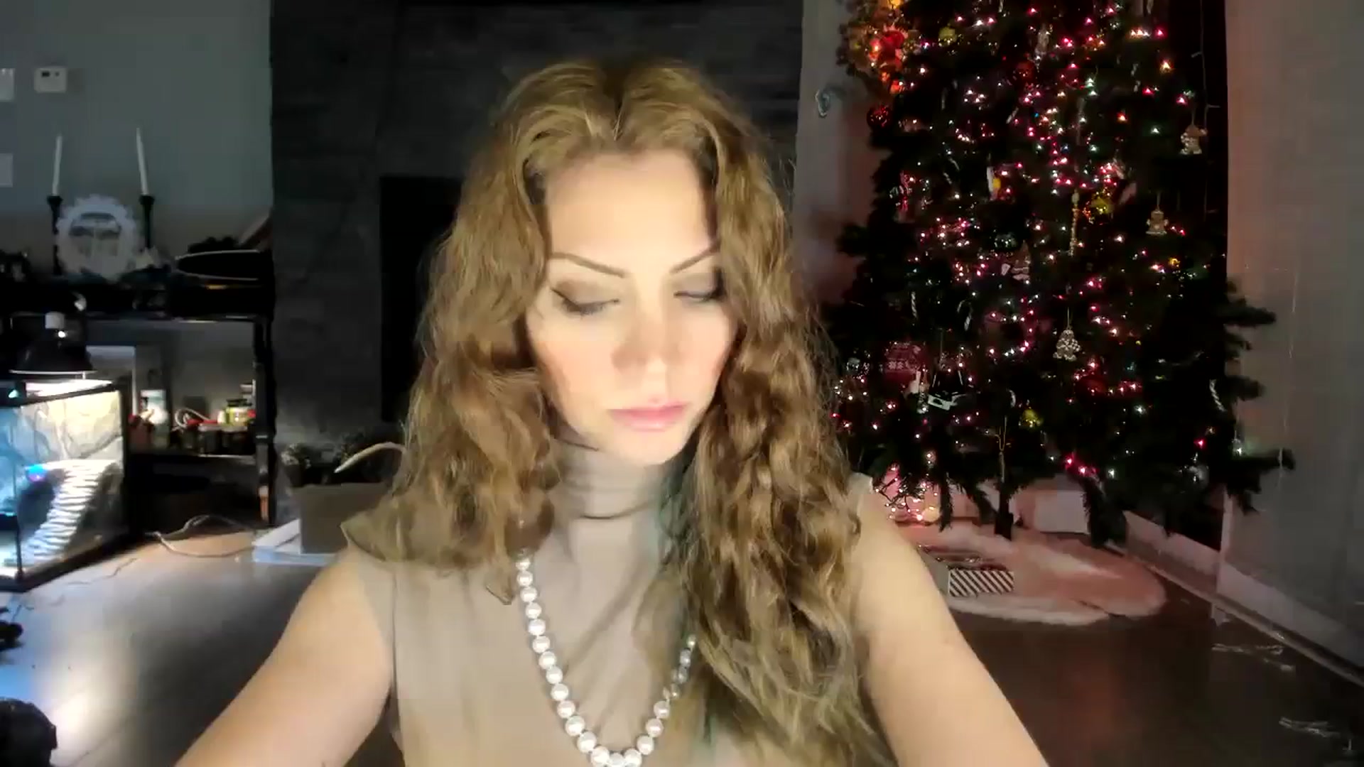 Gallery image thumbnail from Laurel's myfreecams stream on, 01/03/2024, 03:22 image 1 of 20