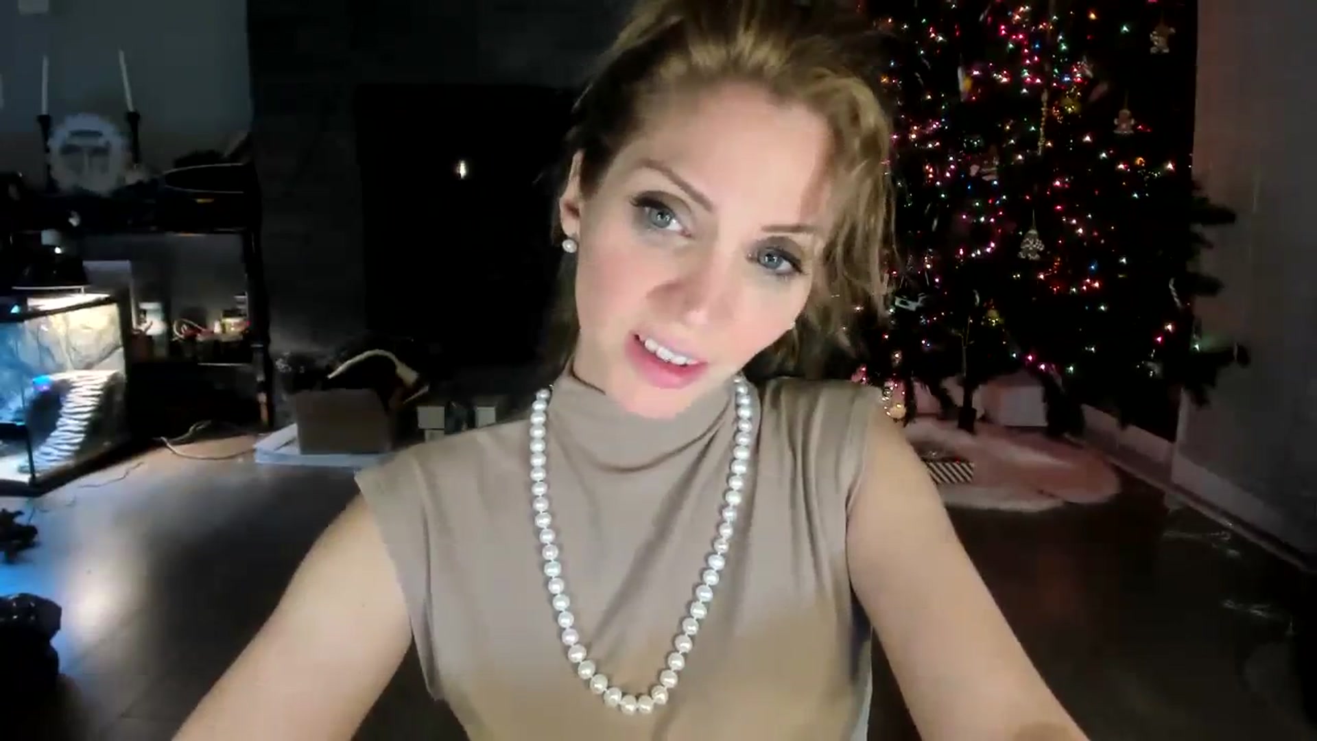 Gallery image thumbnail from Laurel's myfreecams stream on, 01/03/2024, 06:25 image 5 of 20