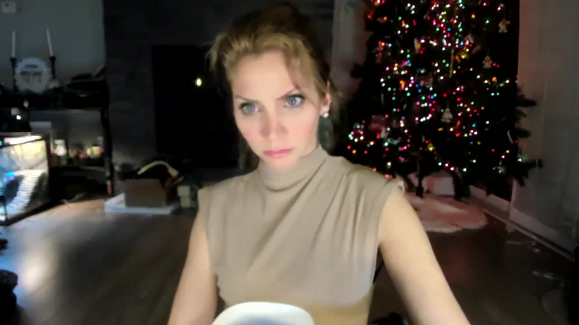 Gallery image thumbnail from Laurel's myfreecams stream on, 01/03/2024, 06:25 image 14 of 20