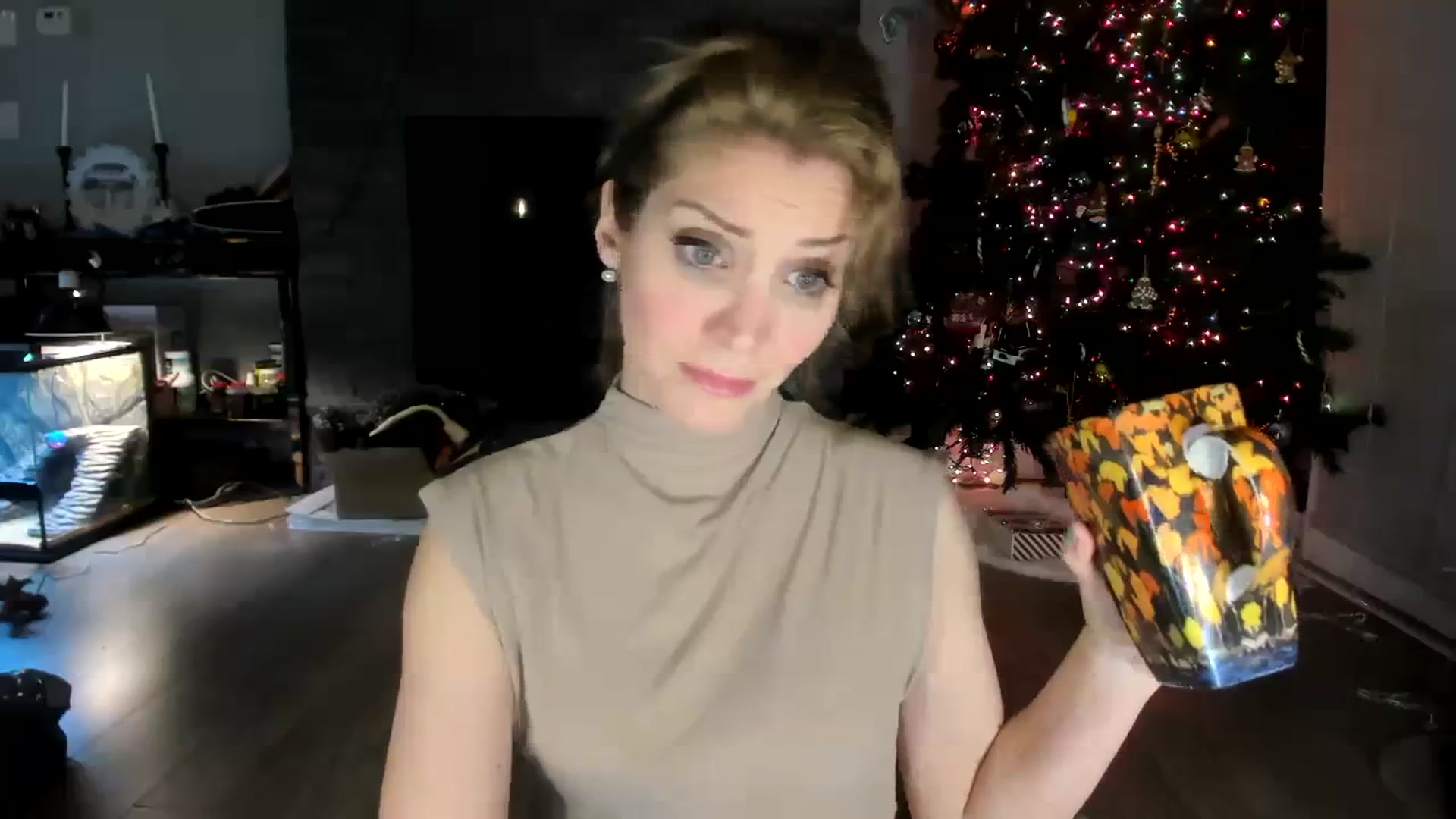 Gallery image thumbnail from Laurel's myfreecams stream on, 01/03/2024, 06:25 image 15 of 20