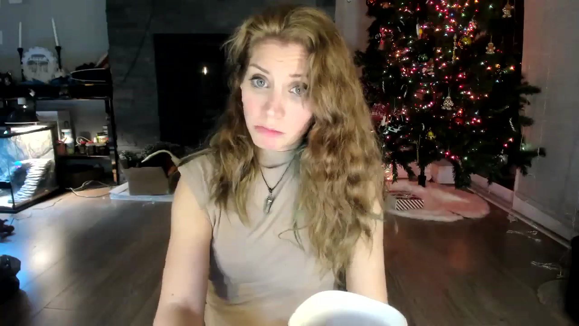 Gallery image thumbnail from Laurel's myfreecams stream on, 01/03/2024, 06:45 image 6 of 20