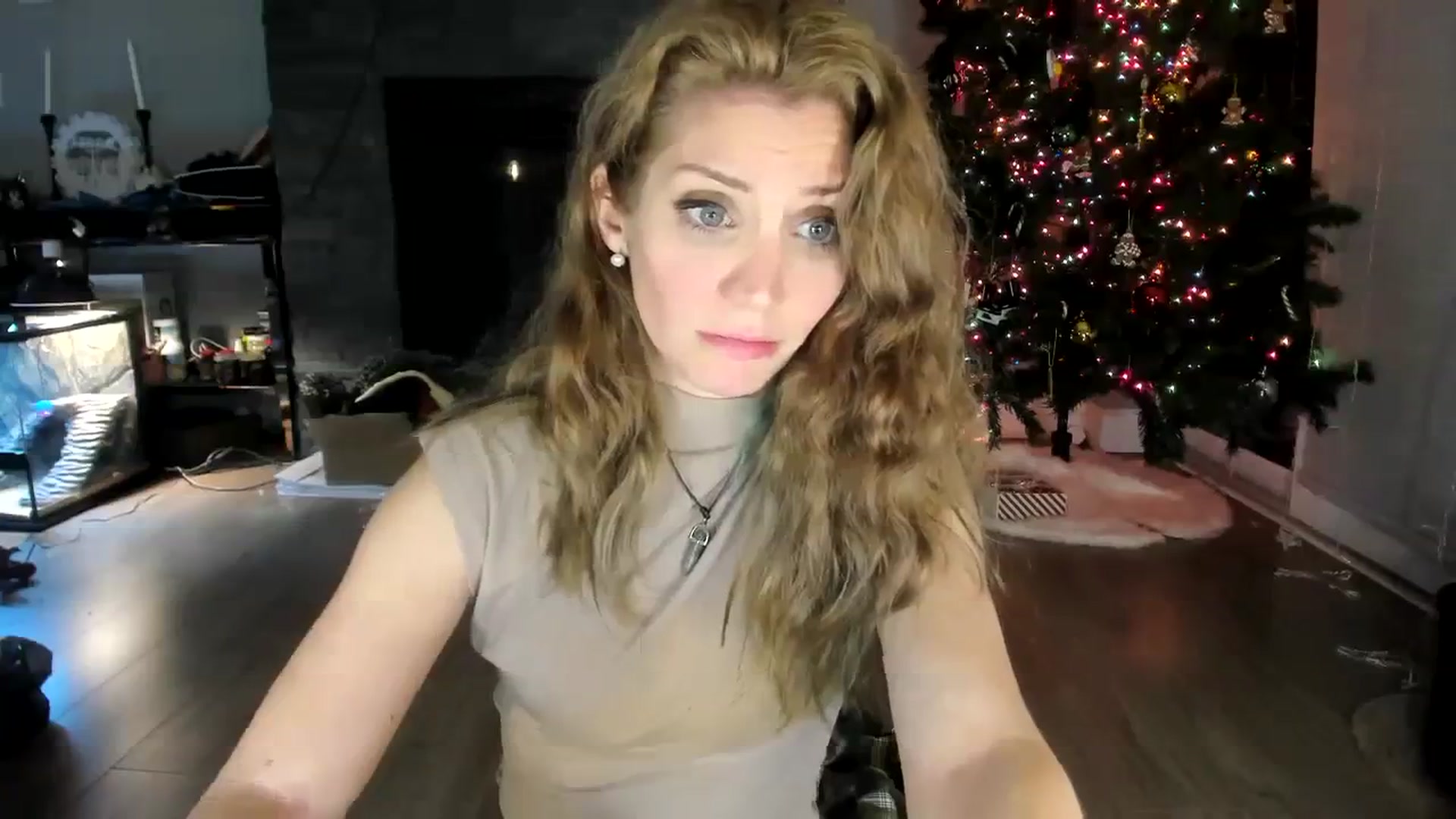 Gallery image thumbnail from Laurel's myfreecams stream on, 01/03/2024, 06:45 image 7 of 20