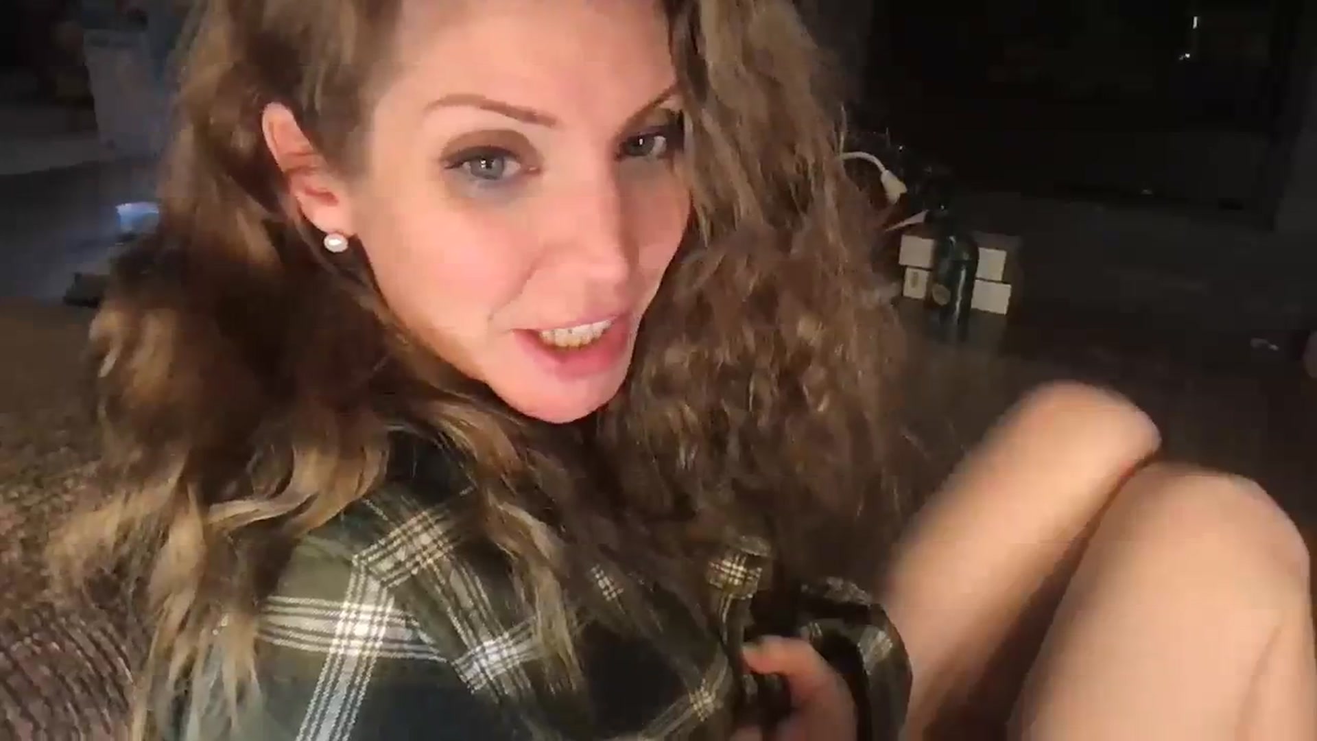 Gallery image thumbnail from Laurel's myfreecams stream on, 01/03/2024, 08:30 image 2 of 20