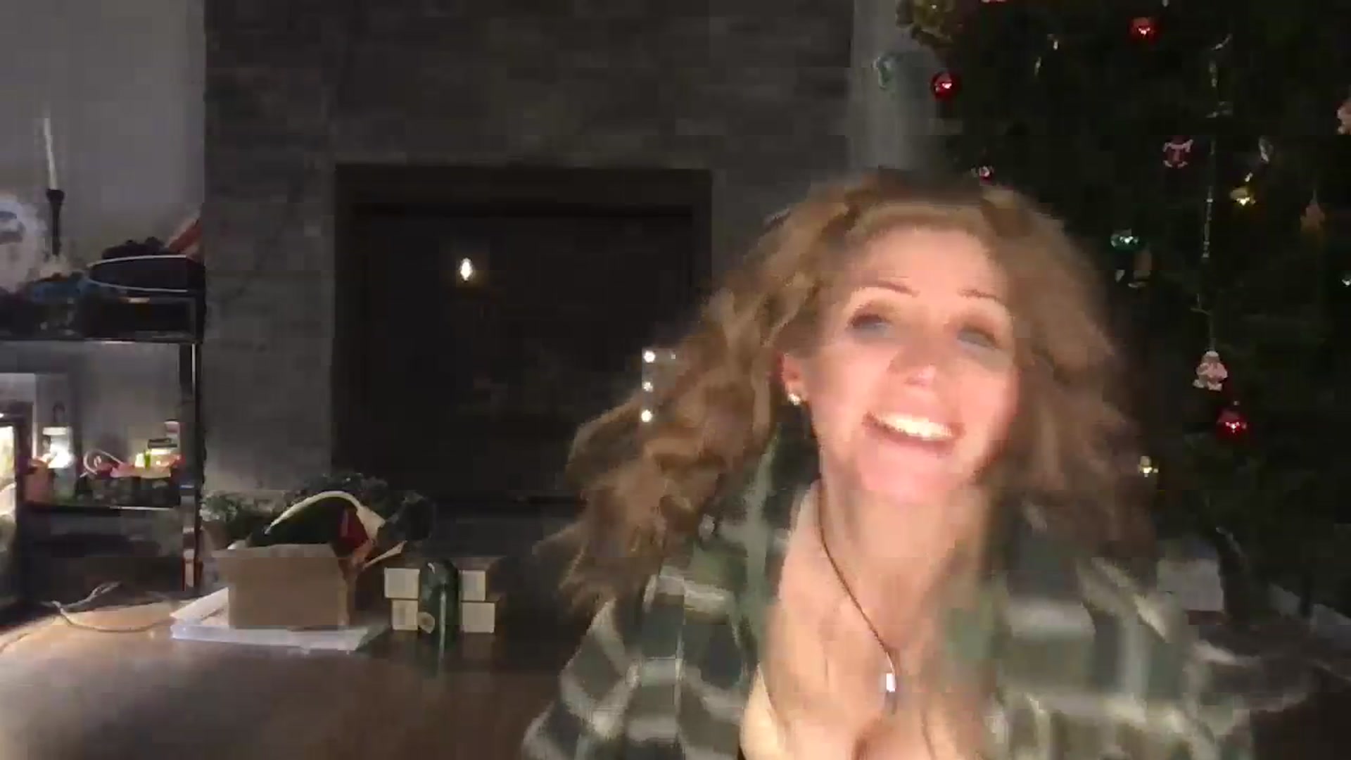 Gallery image thumbnail from Laurel's myfreecams stream on, 01/03/2024, 08:30 image 15 of 20
