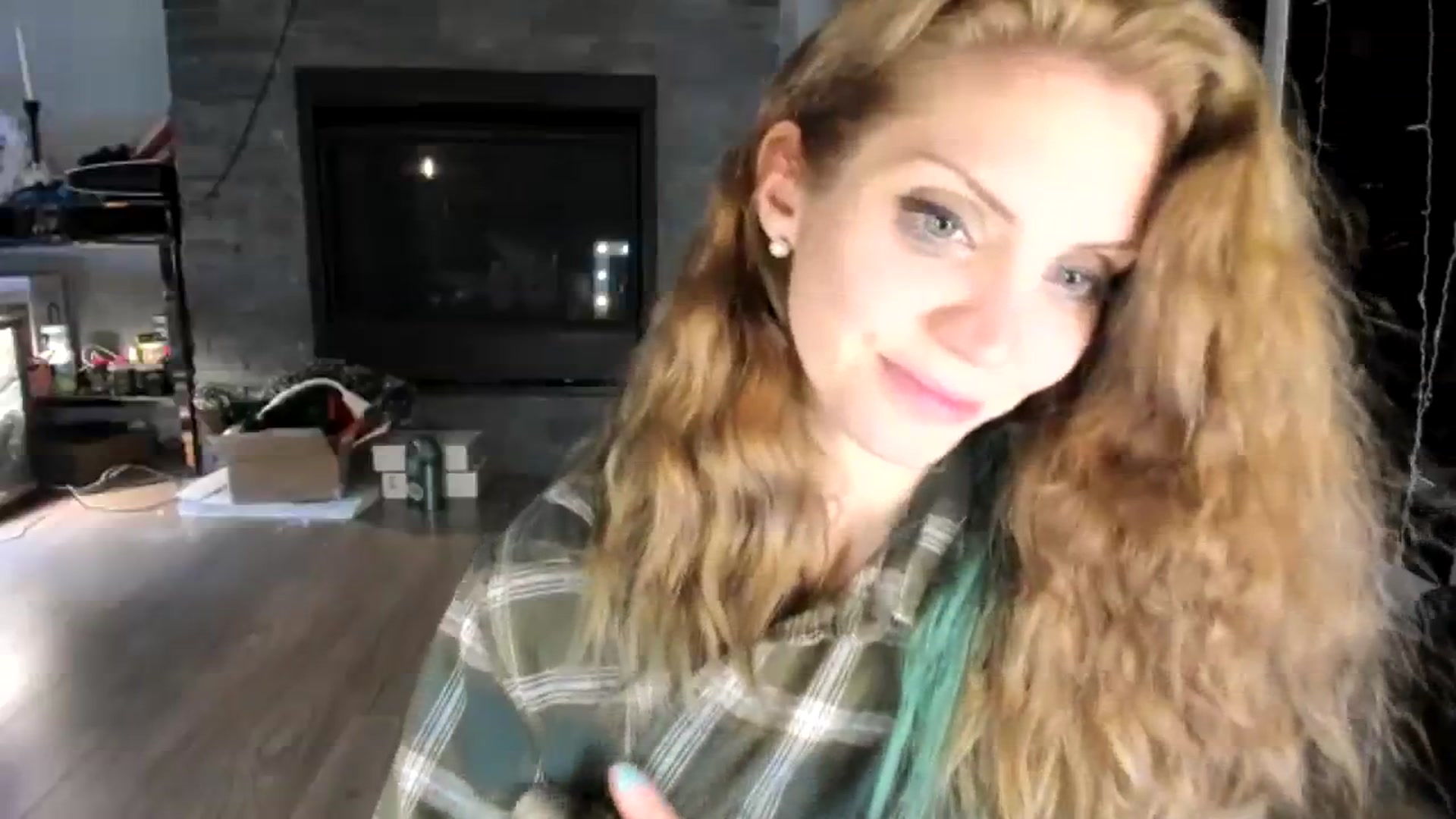 Gallery image thumbnail from Laurel's myfreecams stream on, 01/03/2024, 09:20 image 4 of 20