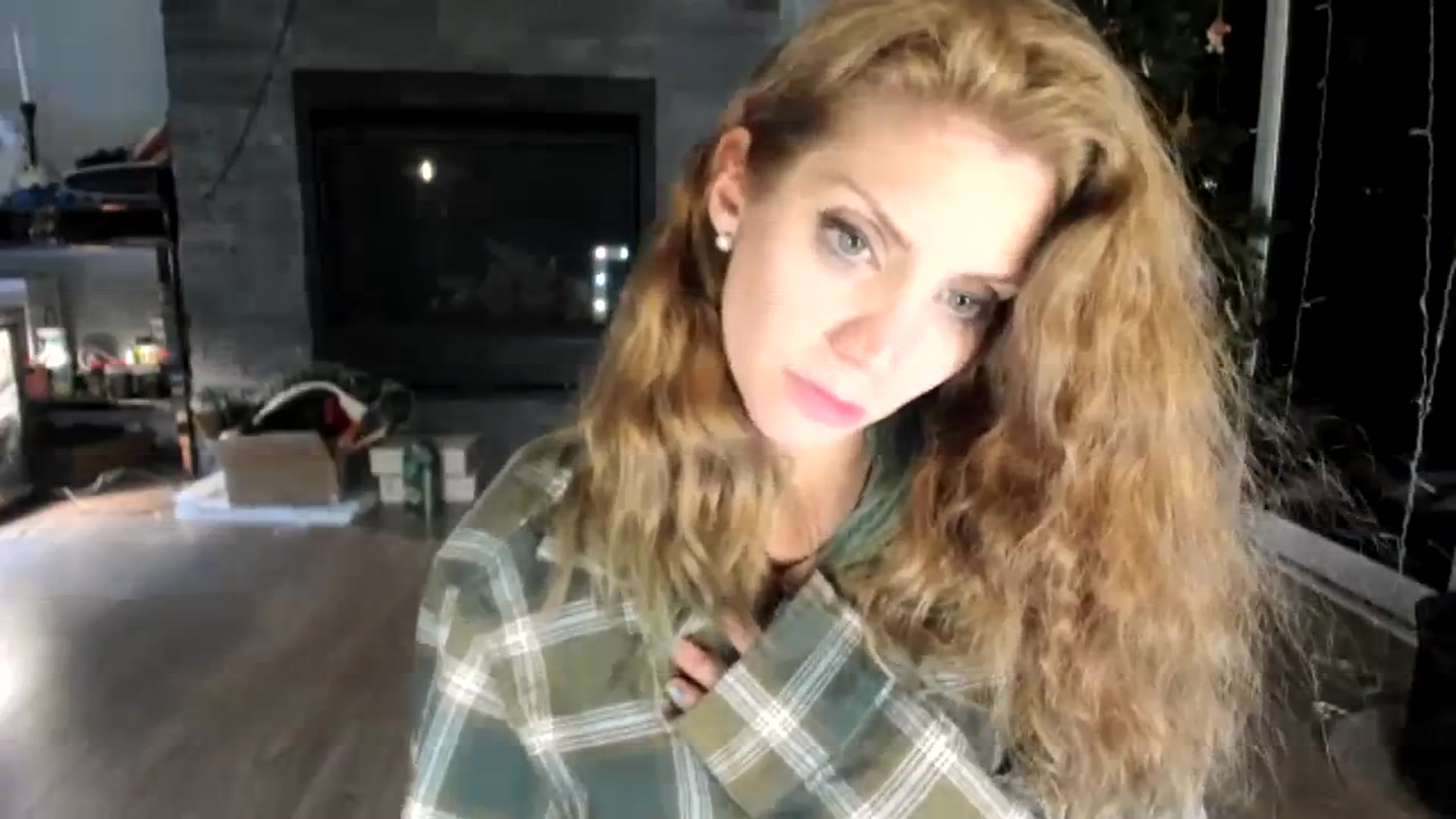 Gallery image thumbnail from Laurel's myfreecams stream on, 01/03/2024, 09:20 image 3 of 20