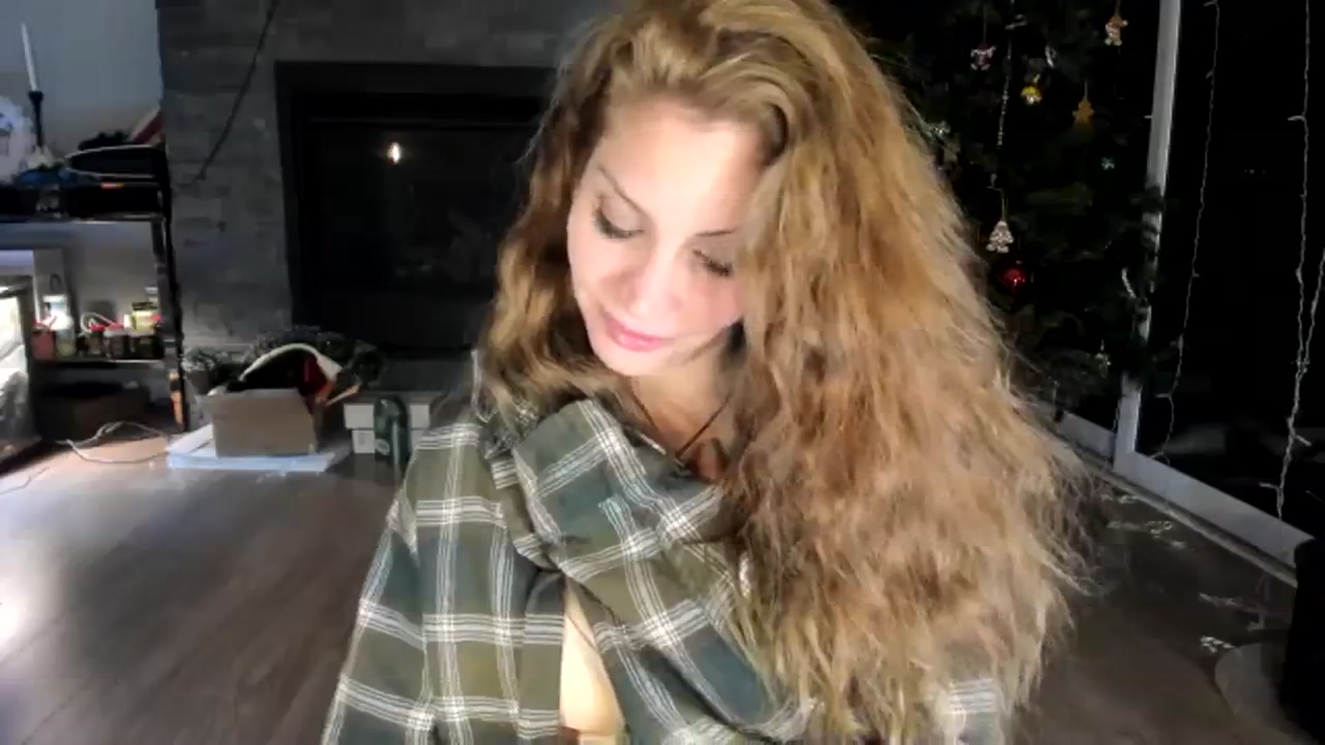 Gallery image thumbnail from Laurel's myfreecams stream on, 01/03/2024, 09:20 image 6 of 20