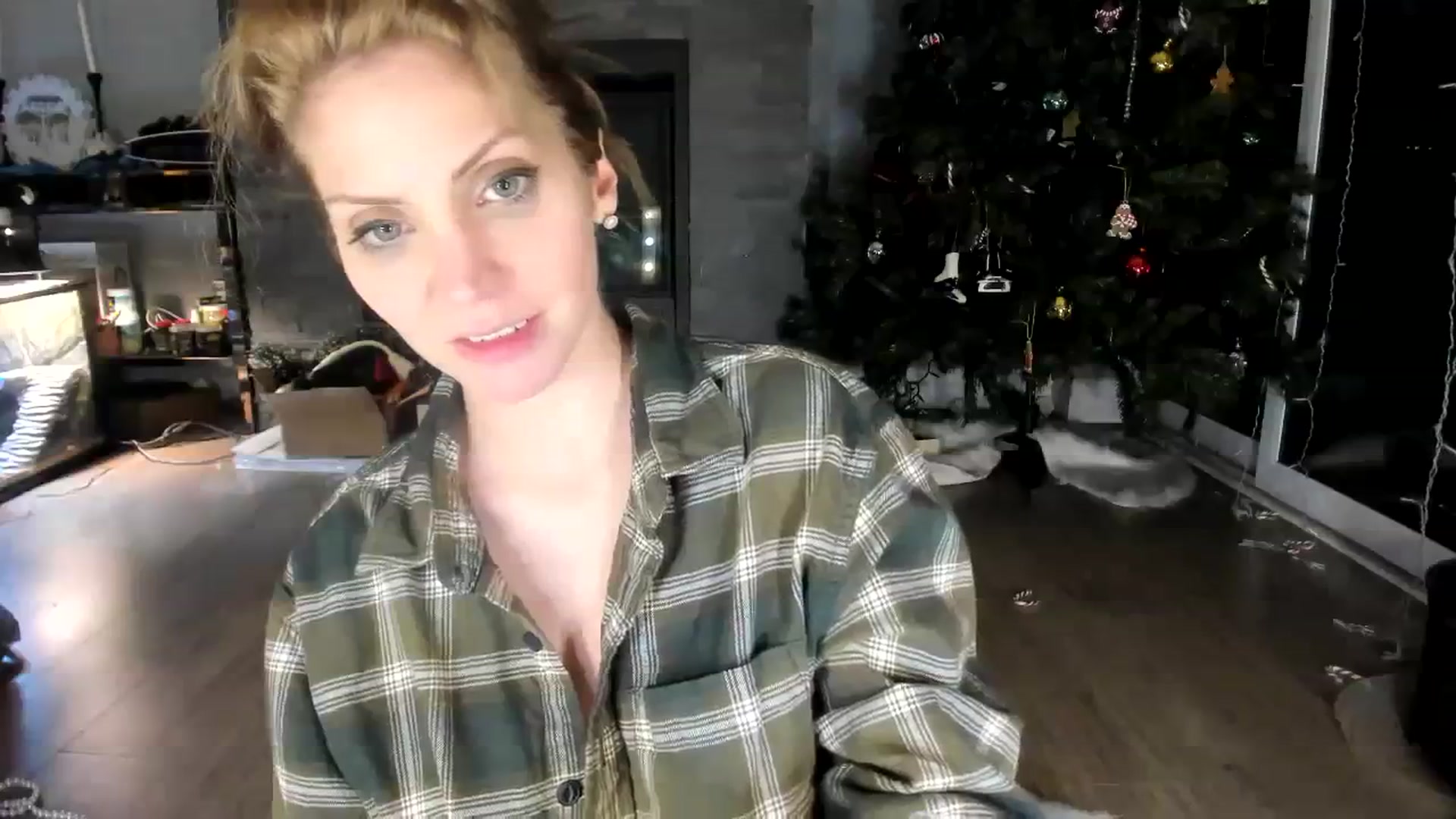 Gallery image thumbnail from Laurel's myfreecams stream on, 01/03/2024, 09:20 image 9 of 20