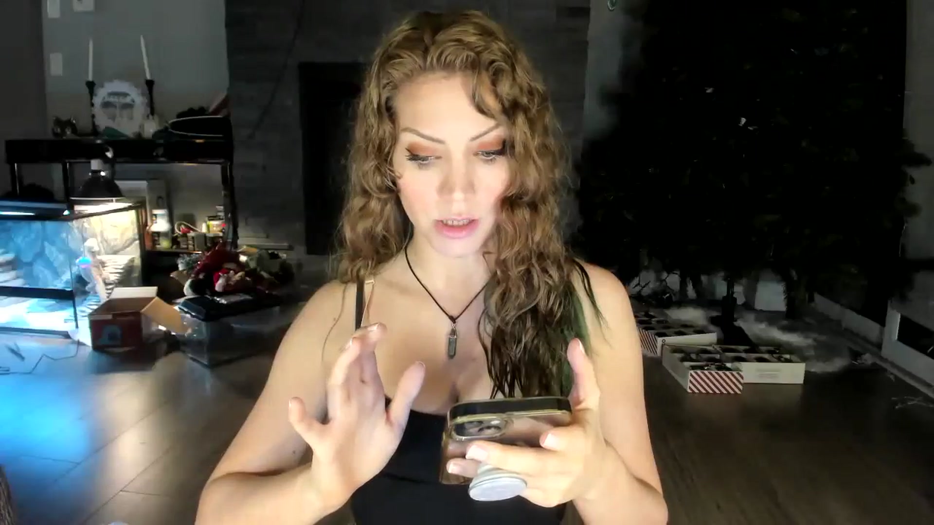 Gallery image thumbnail from Laurel's myfreecams stream on, 01/06/2024, 04:22 image 5 of 20