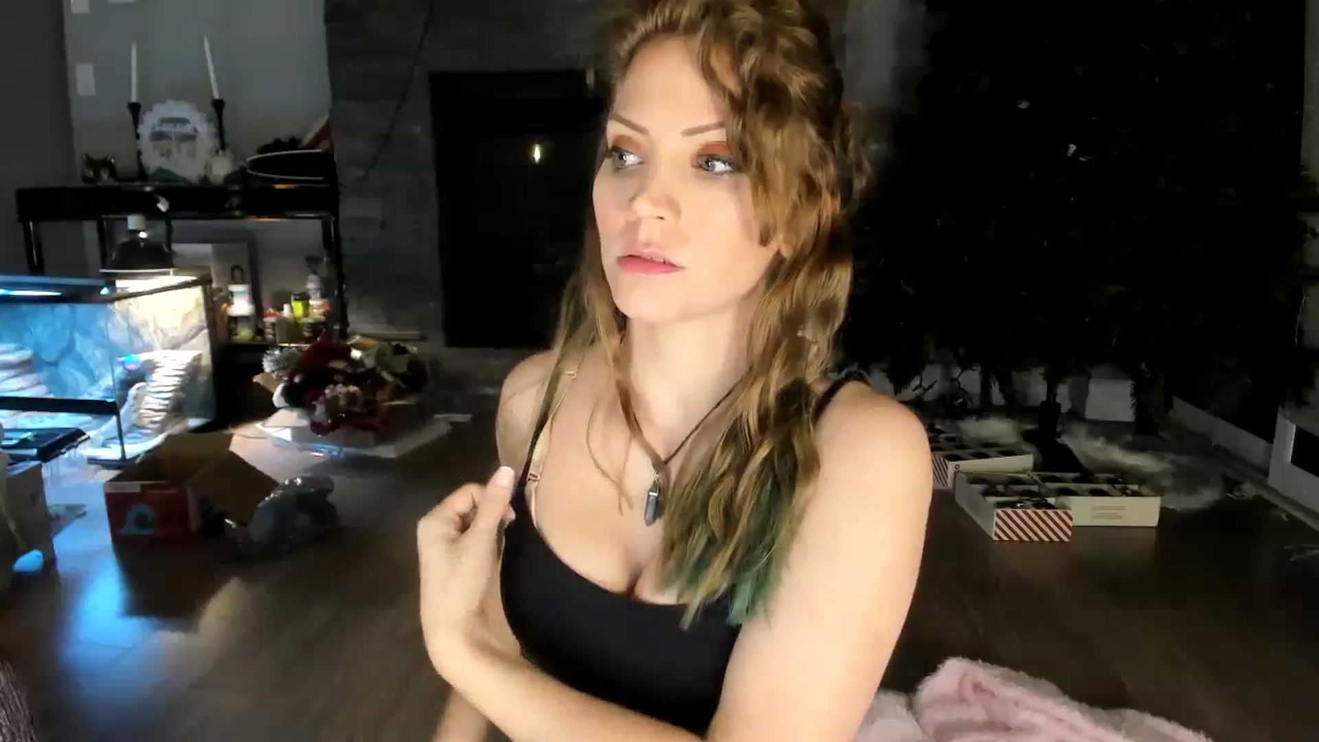 Gallery image thumbnail from Laurel's myfreecams stream on, 01/06/2024, 08:50 image 6 of 20
