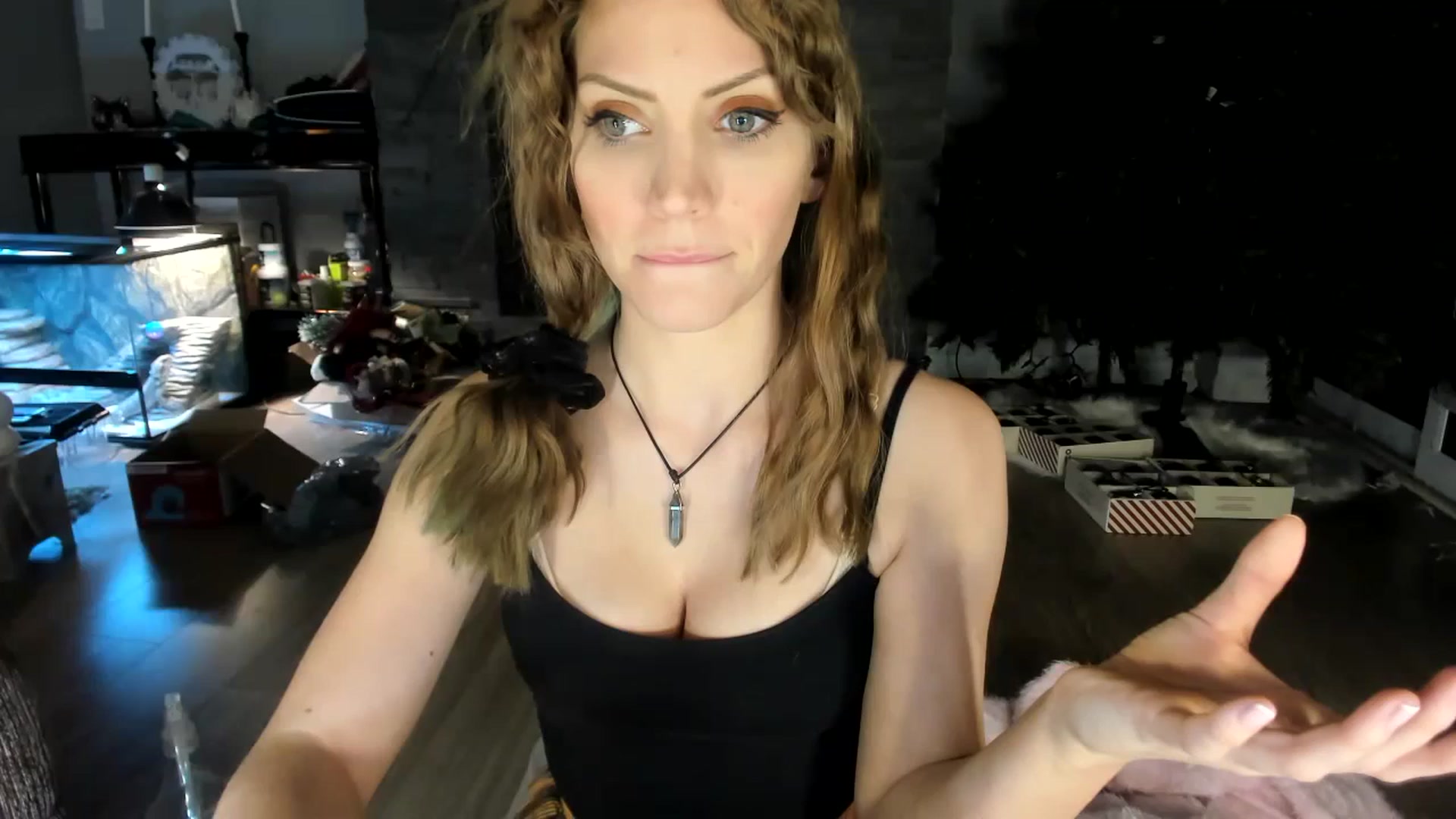 Gallery image thumbnail from Laurel's myfreecams stream on, 01/06/2024, 08:50 image 12 of 20