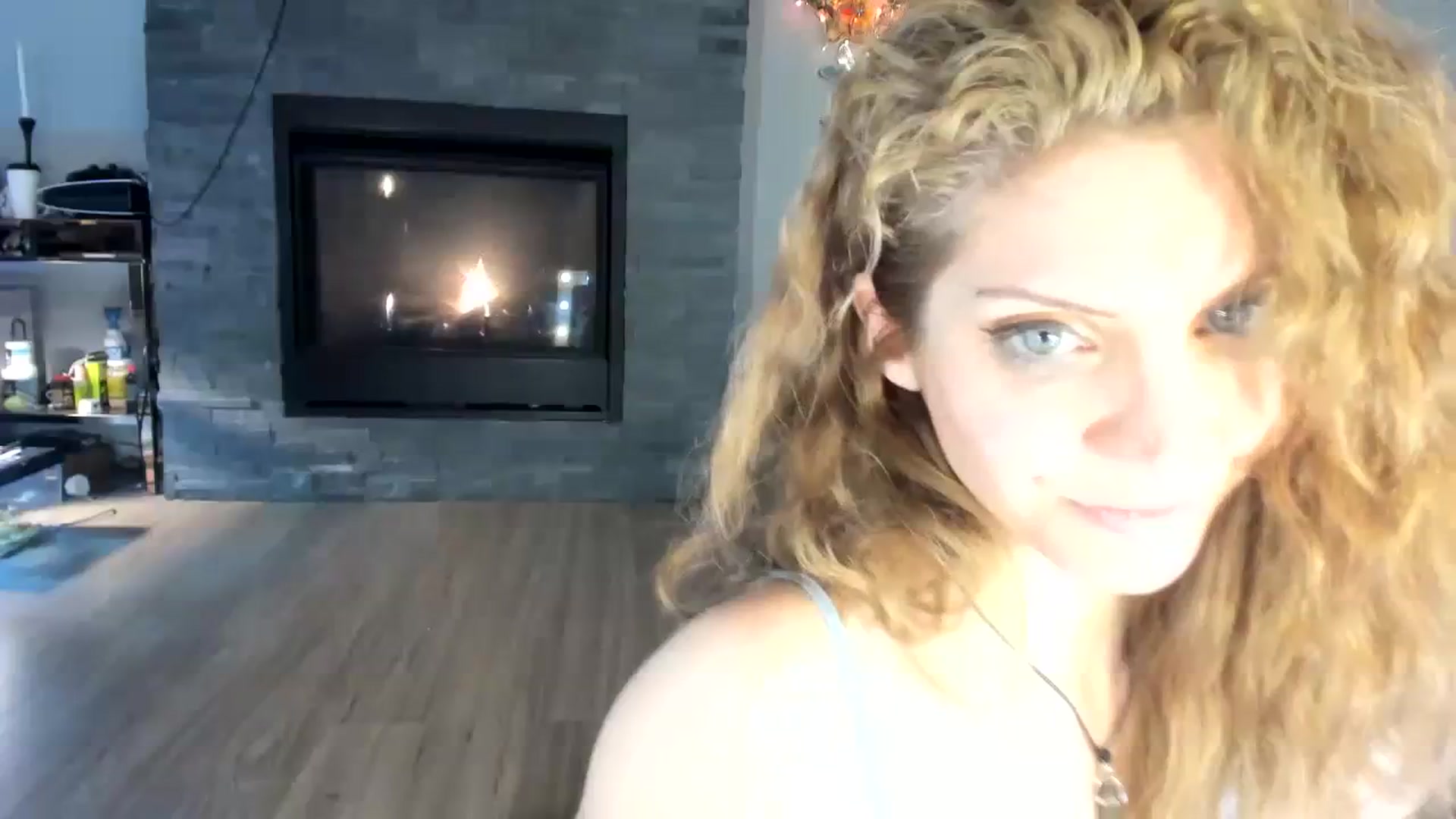 Gallery image thumbnail from Laurel's myfreecams stream on, 01/09/2024, 08:48 image 15 of 20