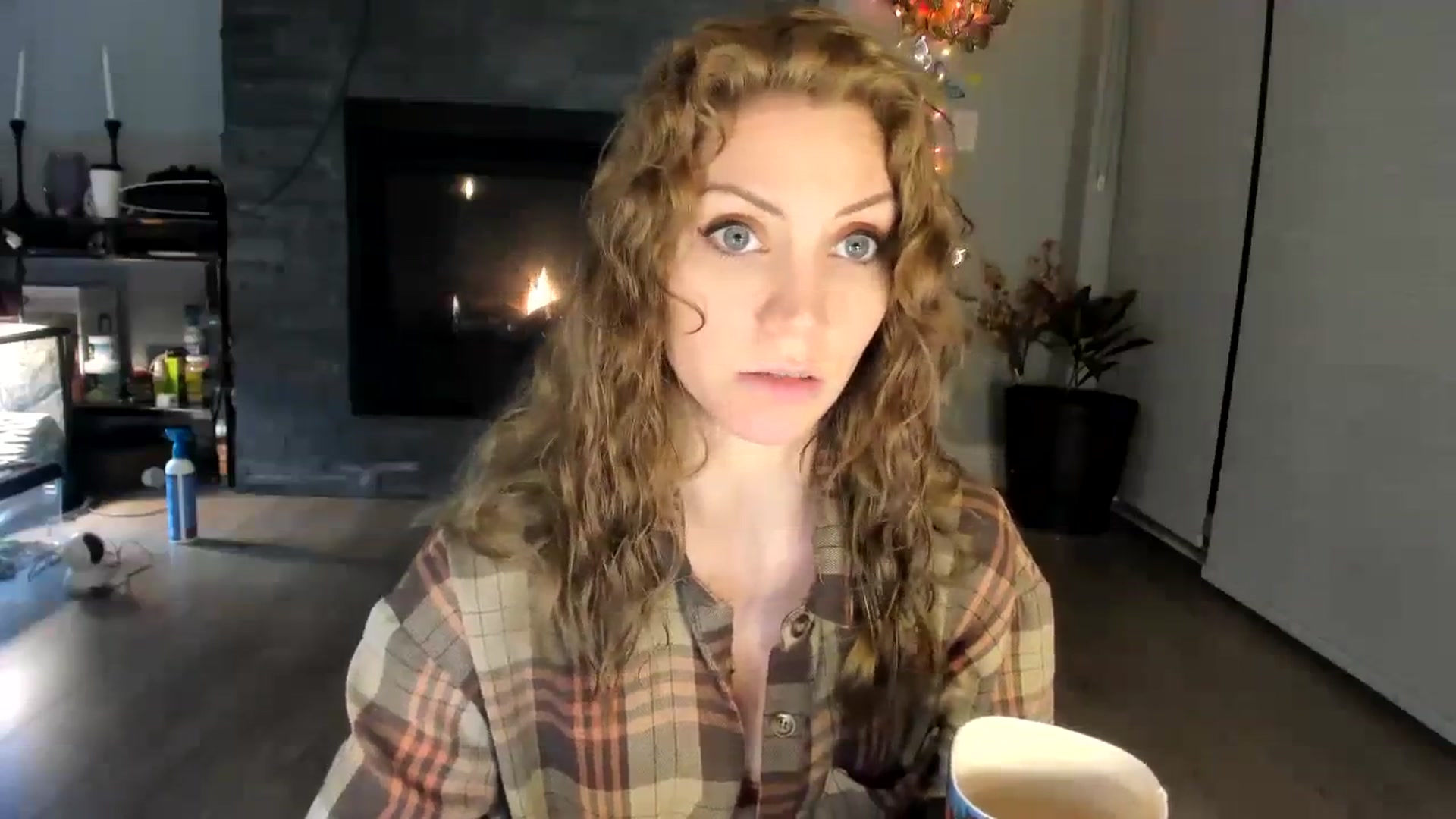 Gallery image thumbnail from Laurel's myfreecams stream on, 01/10/2024, 03:23 image 8 of 20