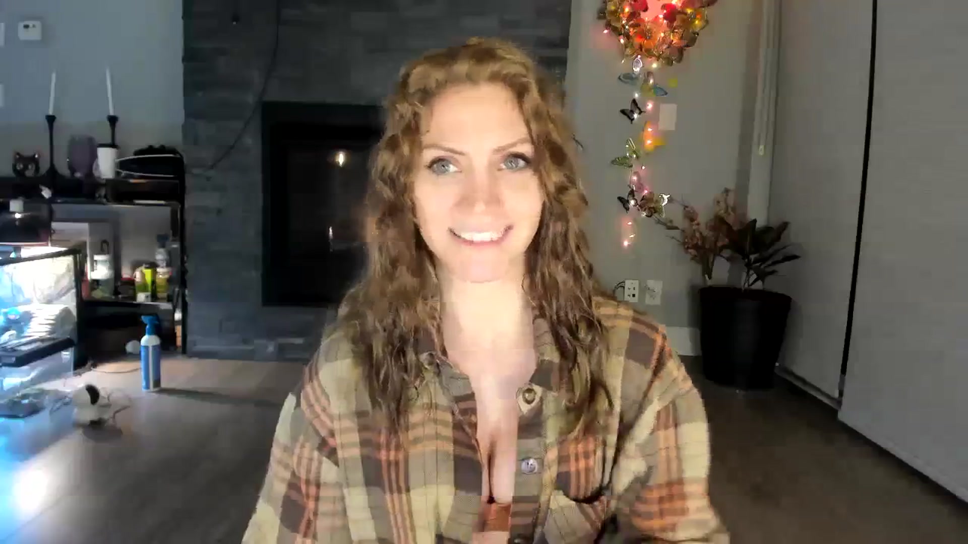 Gallery image thumbnail from Laurel's myfreecams stream on, 01/10/2024, 03:23 image 3 of 20