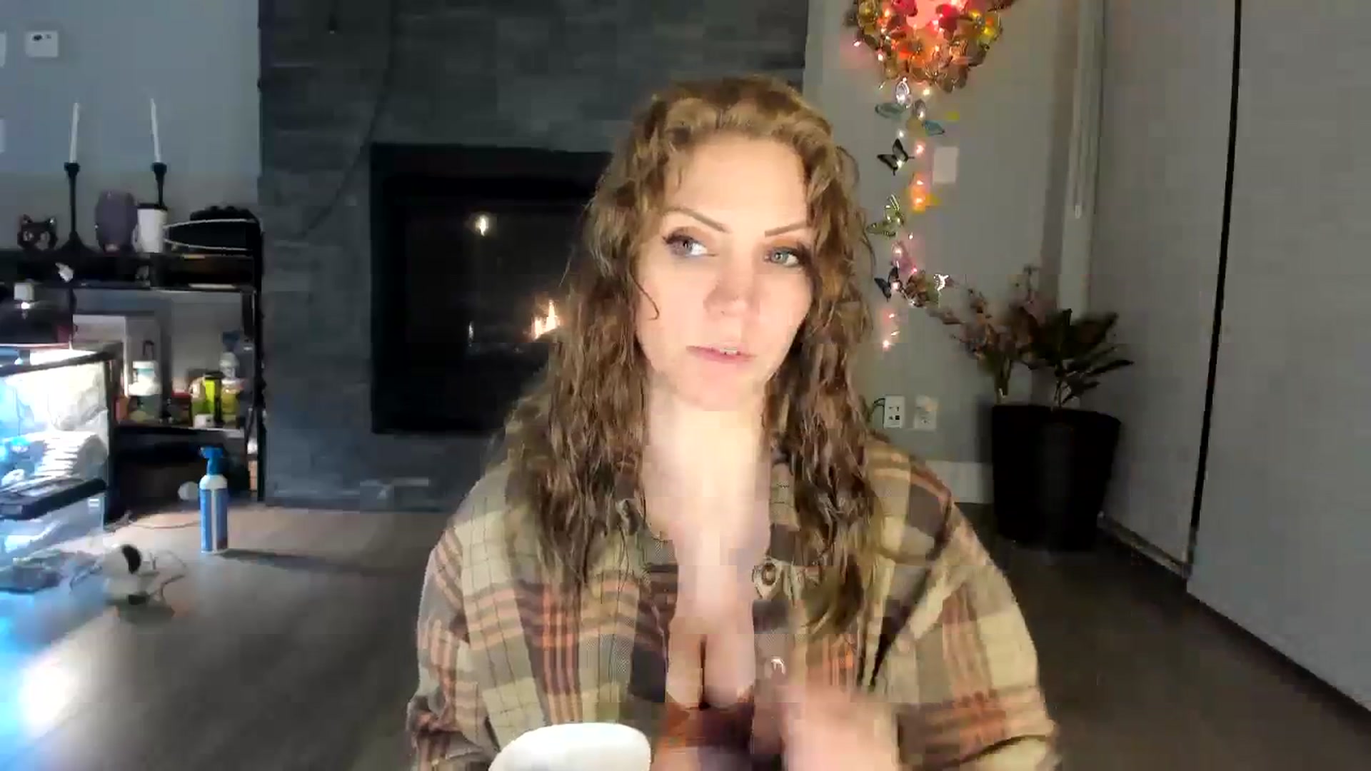 Gallery image thumbnail from Laurel's myfreecams stream on, 01/10/2024, 03:23 image 2 of 20