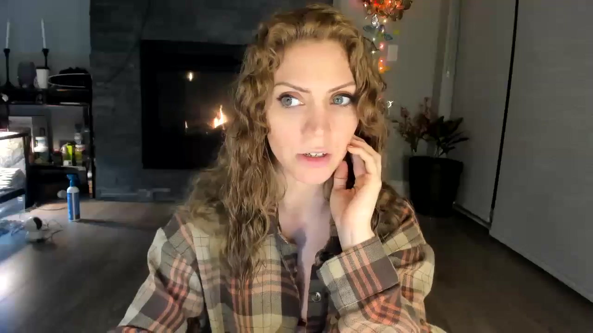 Gallery image thumbnail from Laurel's myfreecams stream on, 01/10/2024, 03:23 image 9 of 20