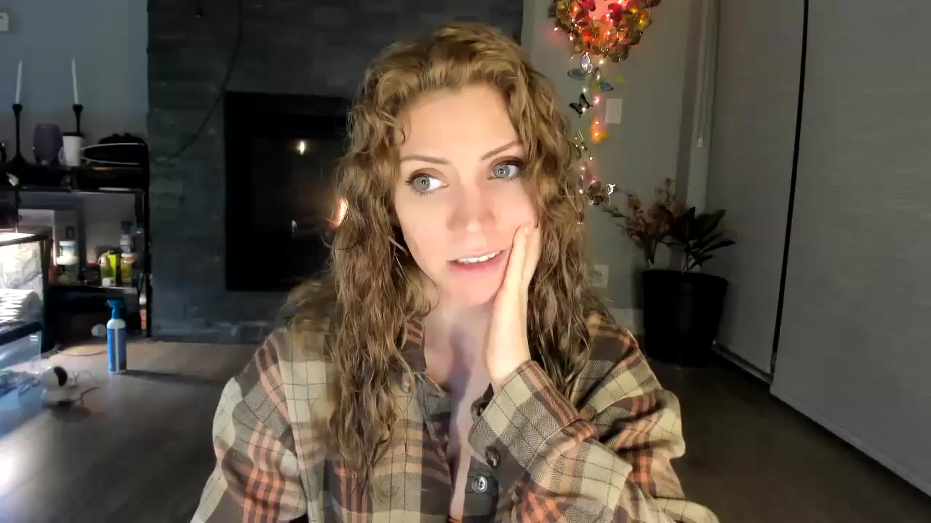 Gallery image thumbnail from Laurel's myfreecams stream on, 01/10/2024, 03:23 image 5 of 20
