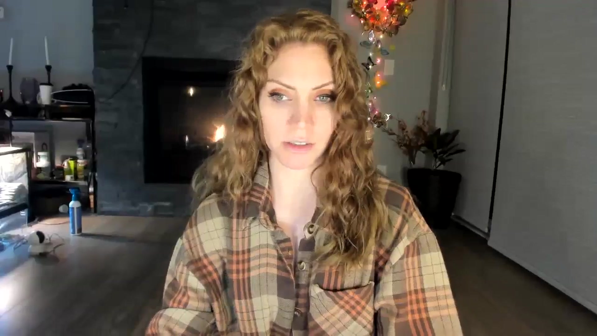 Gallery image thumbnail from Laurel's myfreecams stream on, 01/10/2024, 03:23 image 16 of 20