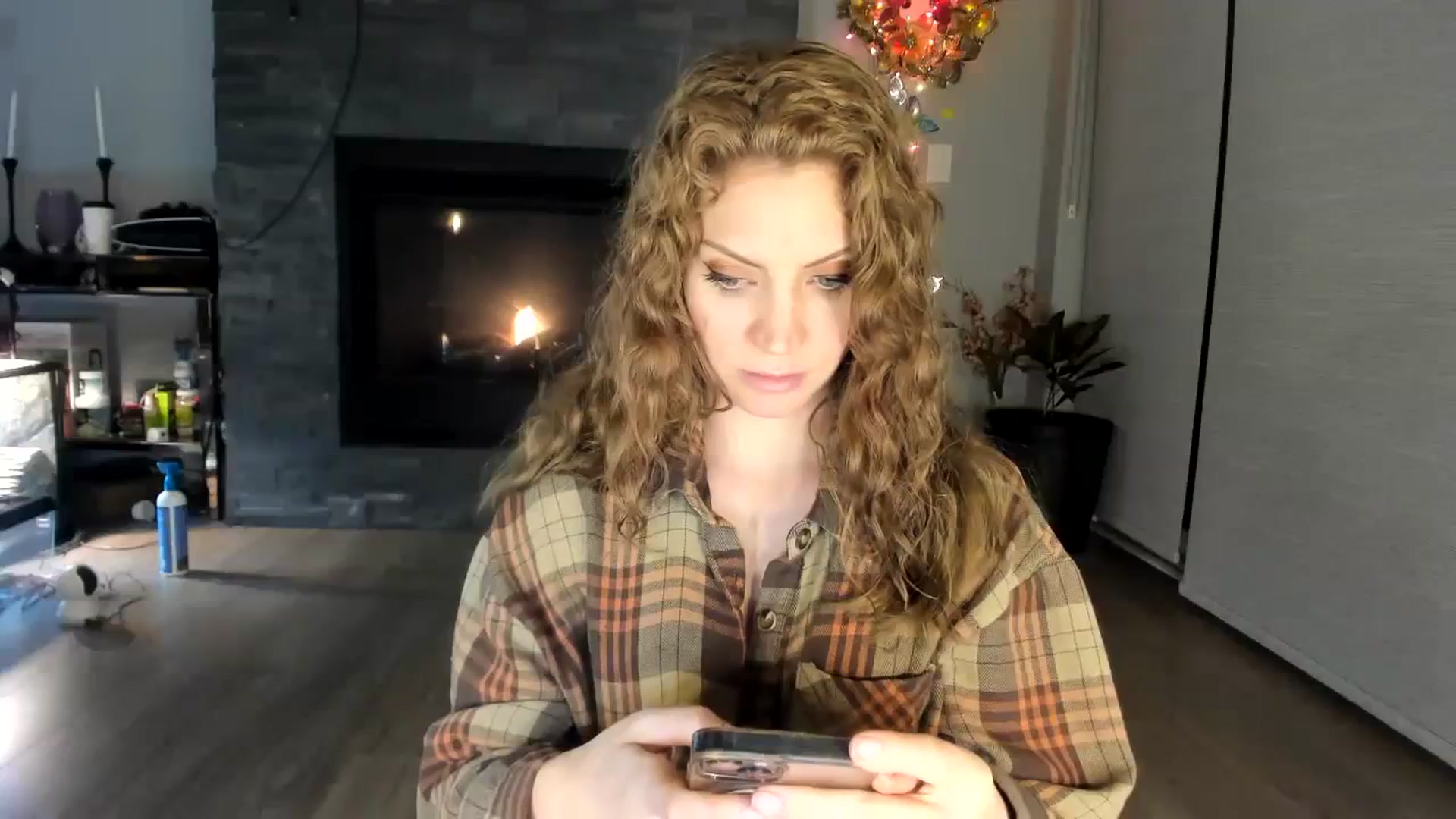 Gallery image thumbnail from Laurel's myfreecams stream on, 01/10/2024, 03:23 image 17 of 20